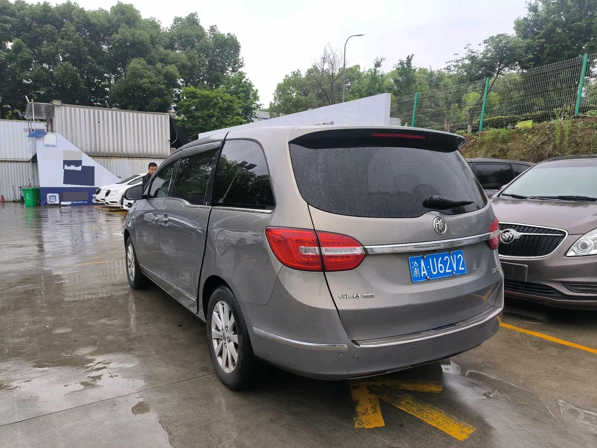 Buick GL8 2018 28T Luxury Country VI 8