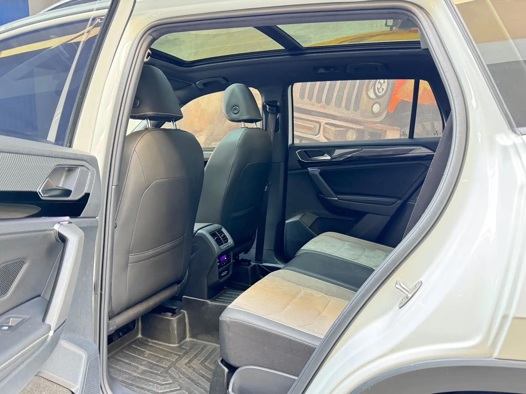 Tan Yue 2021 380TSI Four-wheel Drive R-Line Zhilian Edition 6