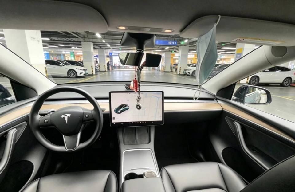 Model Y 2021 Long Range All-Wheel Drive Edition 8