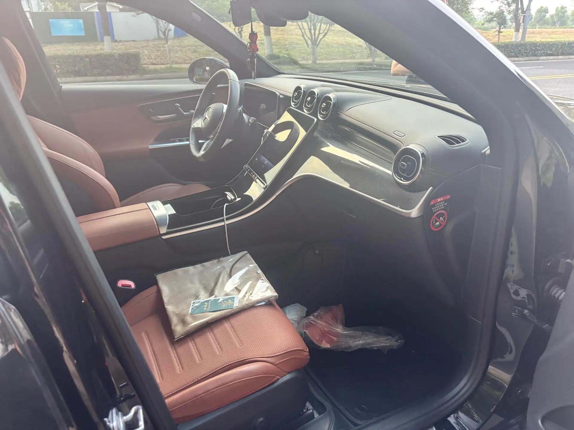 Mercedes Benz 2023 GLC 260 L 4MATIC 48V 2.0T dynamic 7-seat automatic gear 5