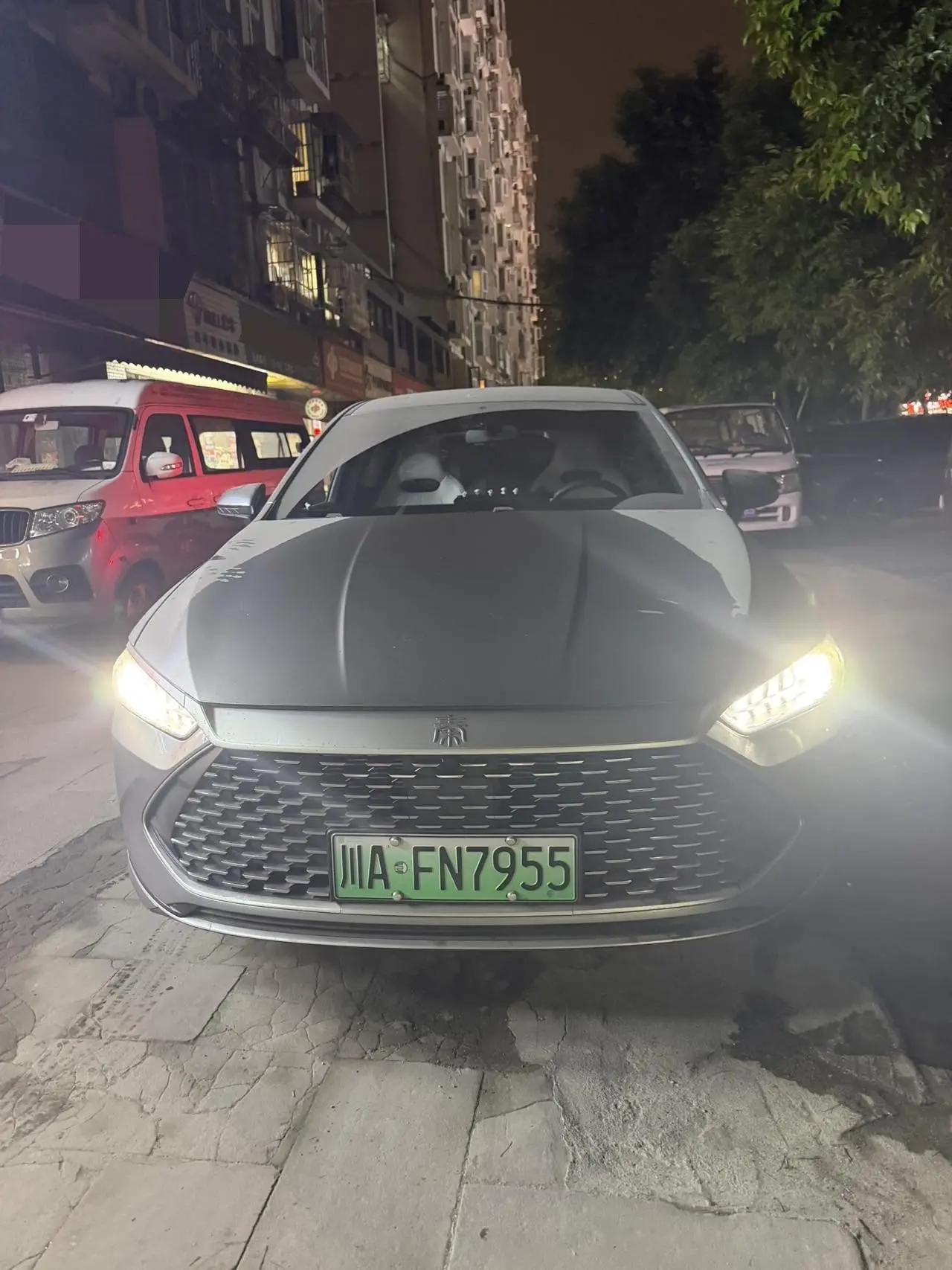 Qin PLUS 2021 DM-i 55KM Honorable Model 6