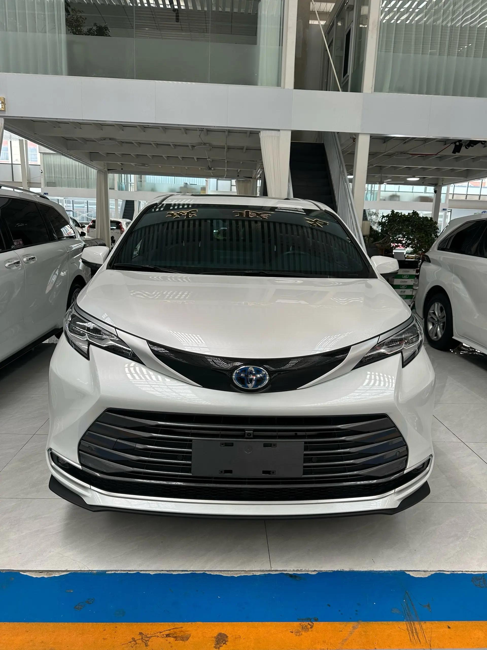 Toyota 2023 Sienna 2.5 CVT Prestige Automatic 2