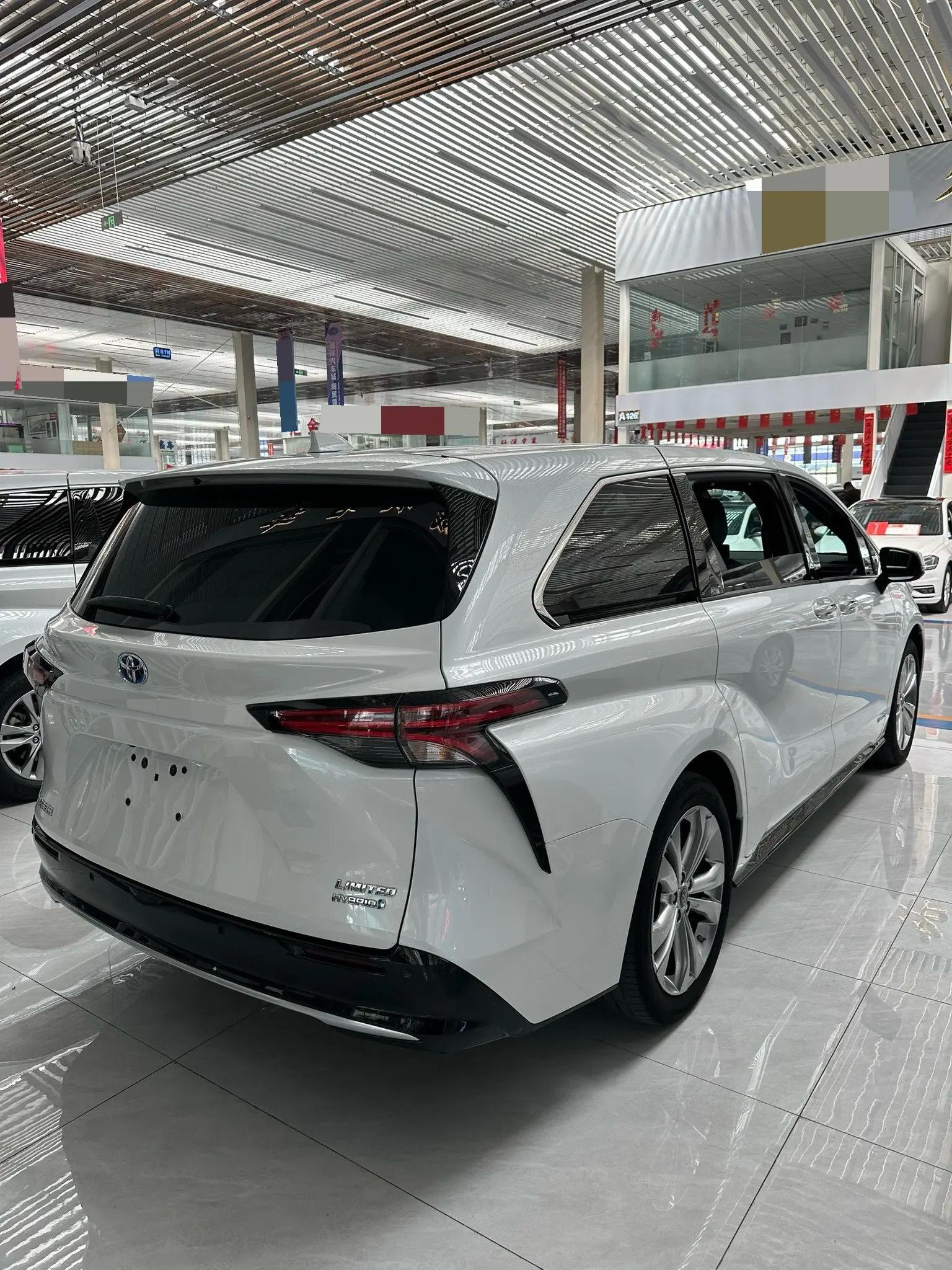 Toyota 2023 Sienna 2.5 CVT Prestige Automatic 5