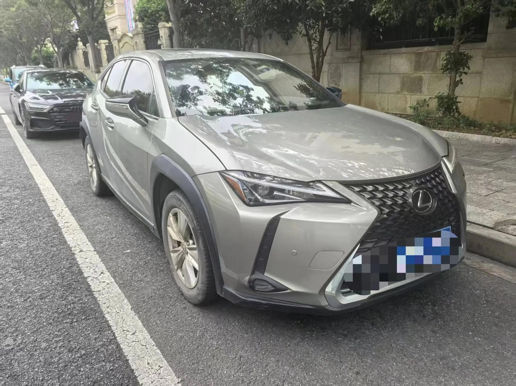 Lexus UX 2020 200 Special Edition 2