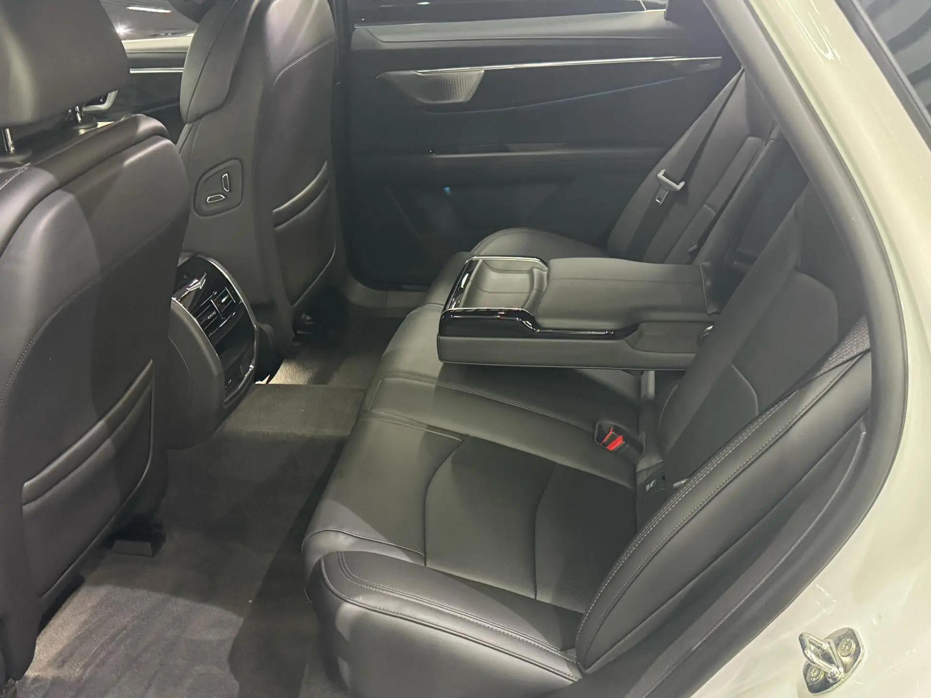 Cadillac CT6 2023 28T Luxury Model 5