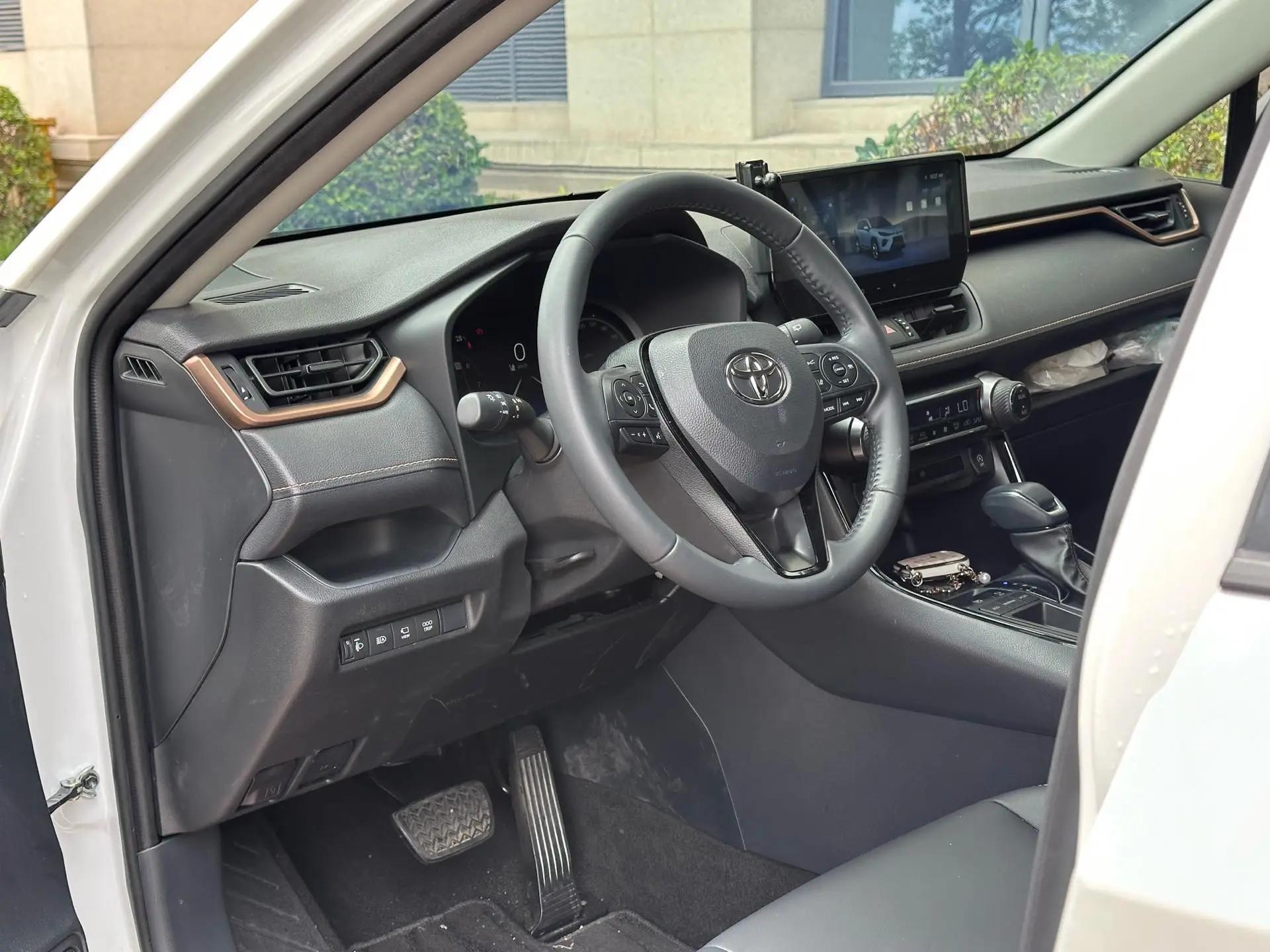 Toyota 2024 Willanda 2.0 Stepless Two-Drive Luxury PLUS Edition Automatic Gear 4