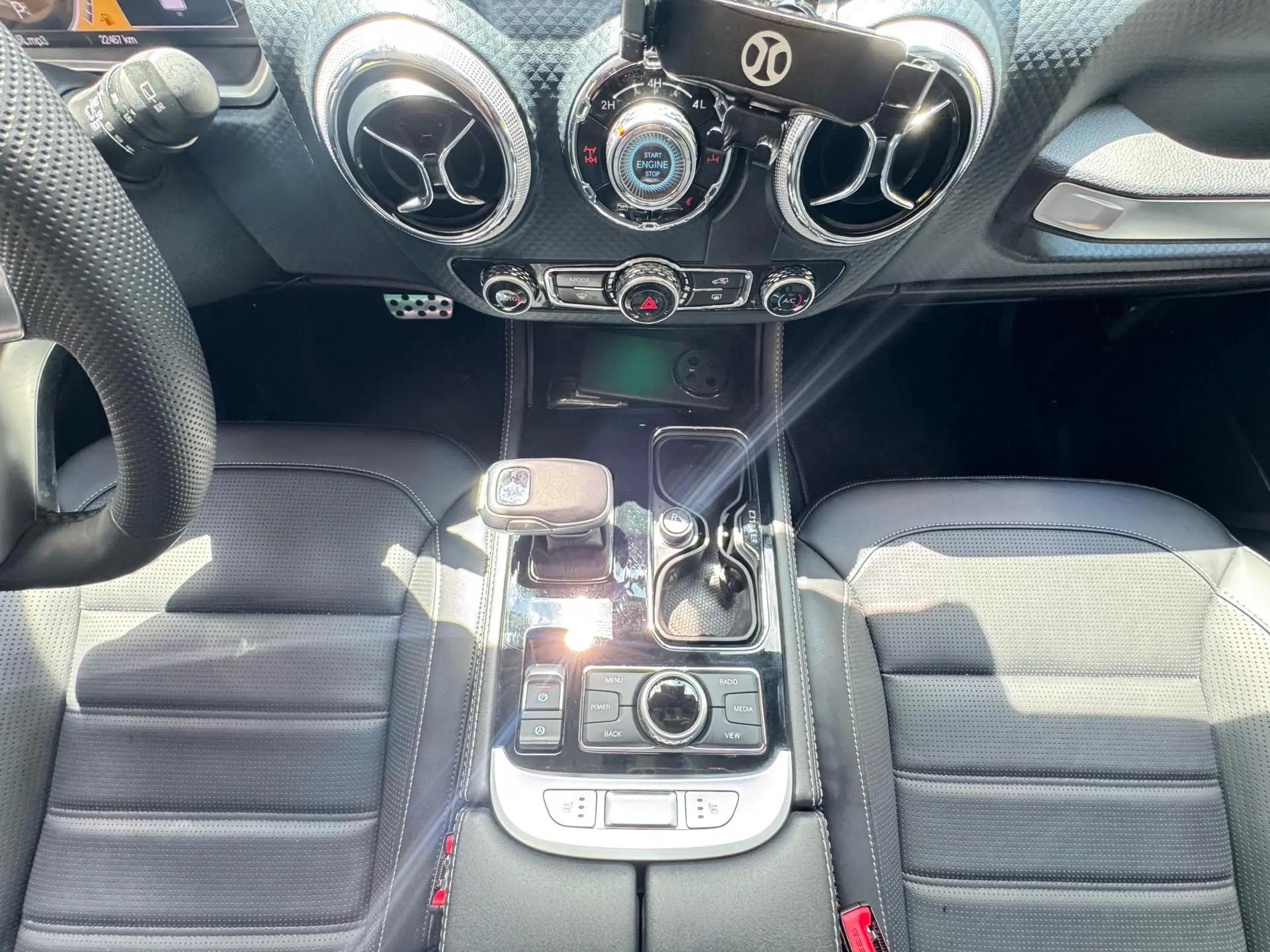 Beijing BJ40 2023 2.0T Automatic Four-wheel Drive Ring Tower Champion Edition 12