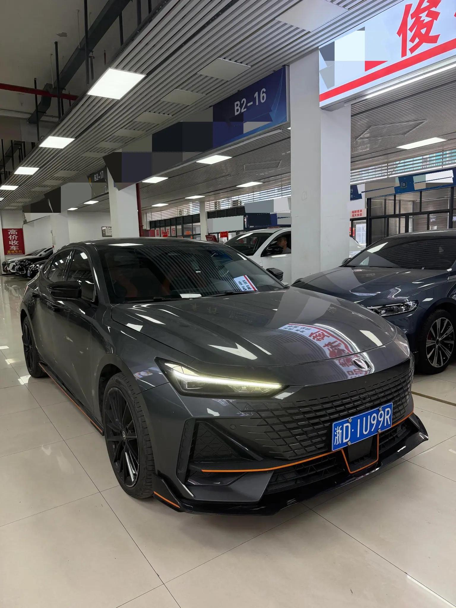 ChangAn 2023 UNI-V 1.5T Sport Edition Automatic 3