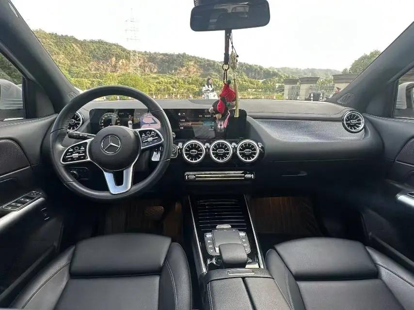 Mercedes Benz GLA 2022 to GLA 200 4