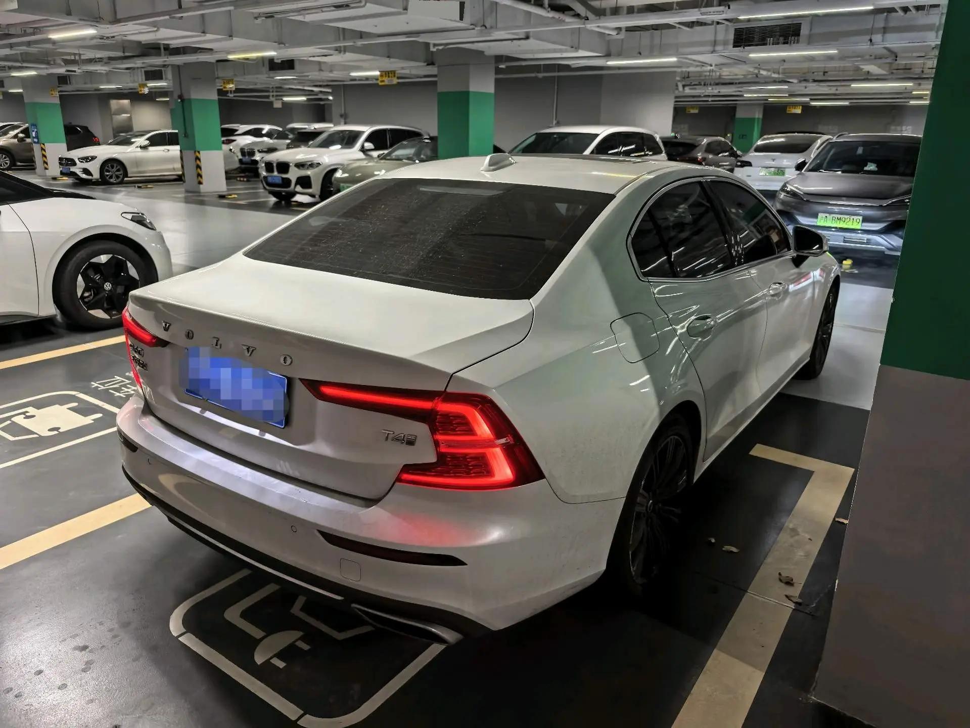 Volvo S60 2020 T4 Zhiyuan Deluxe Edition 4