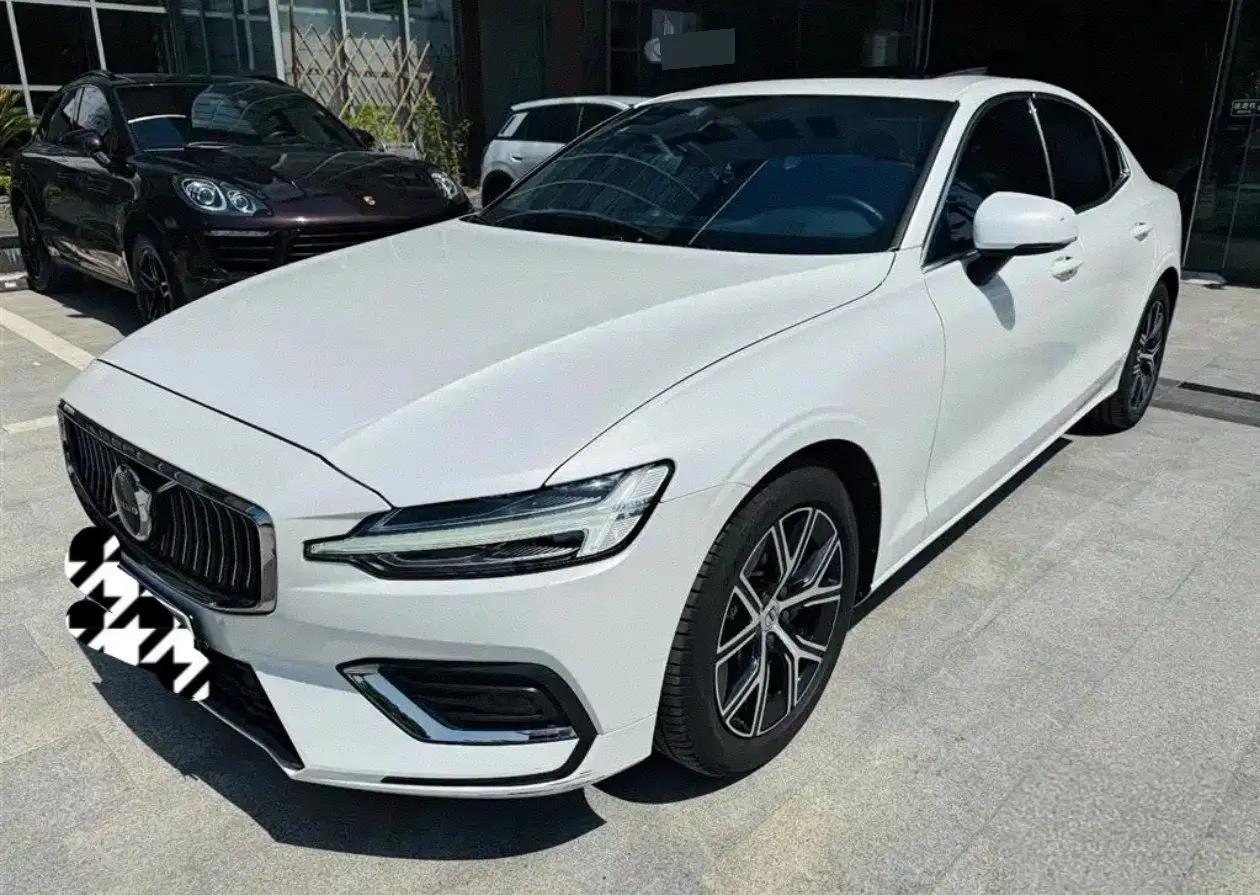 Open image lightbox: Volvo S60 2023 B4 Zhiyi Deluxe Edition