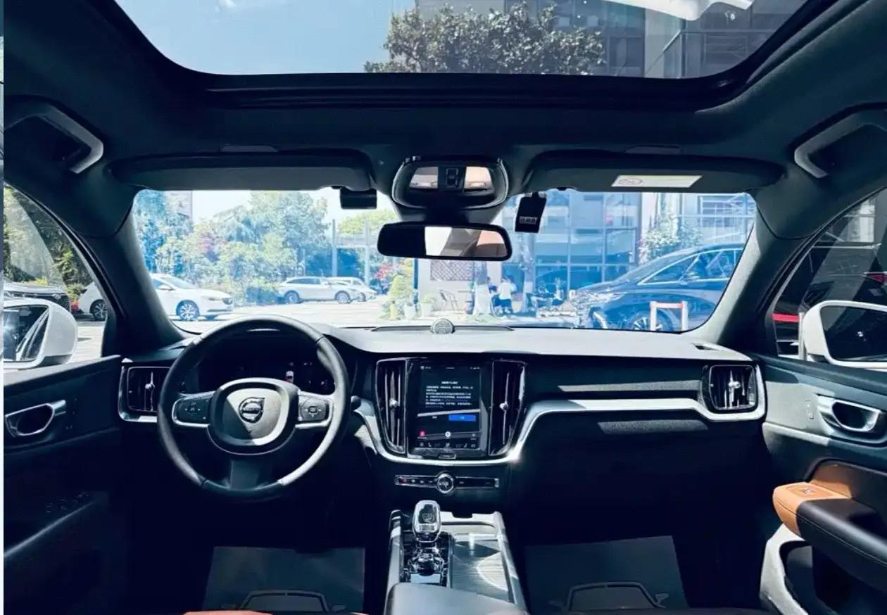 Volvo S60 2023 B4 Zhiyi Deluxe Edition 3