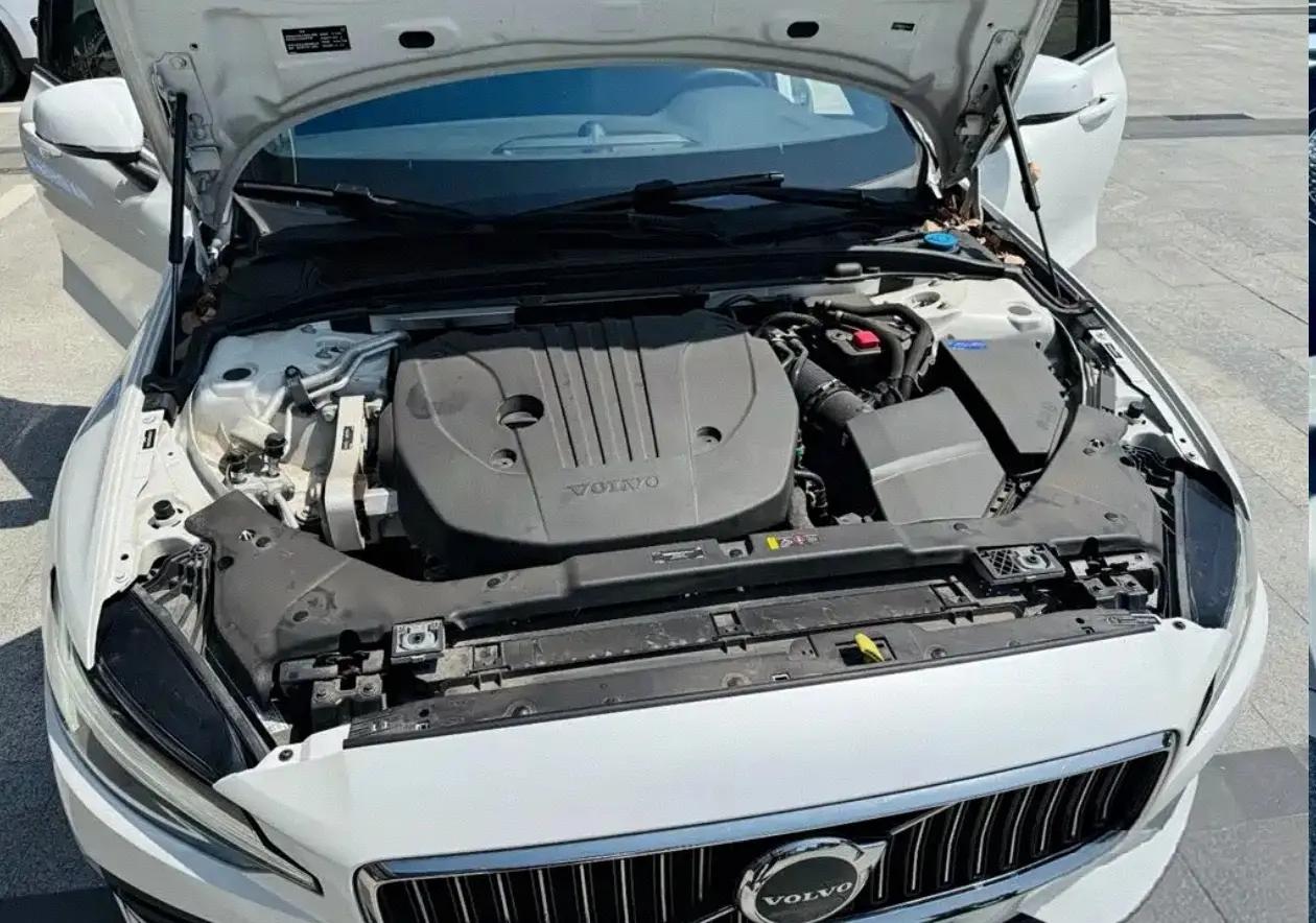 Volvo S60 2023 B4 Zhiyi Deluxe Edition 4