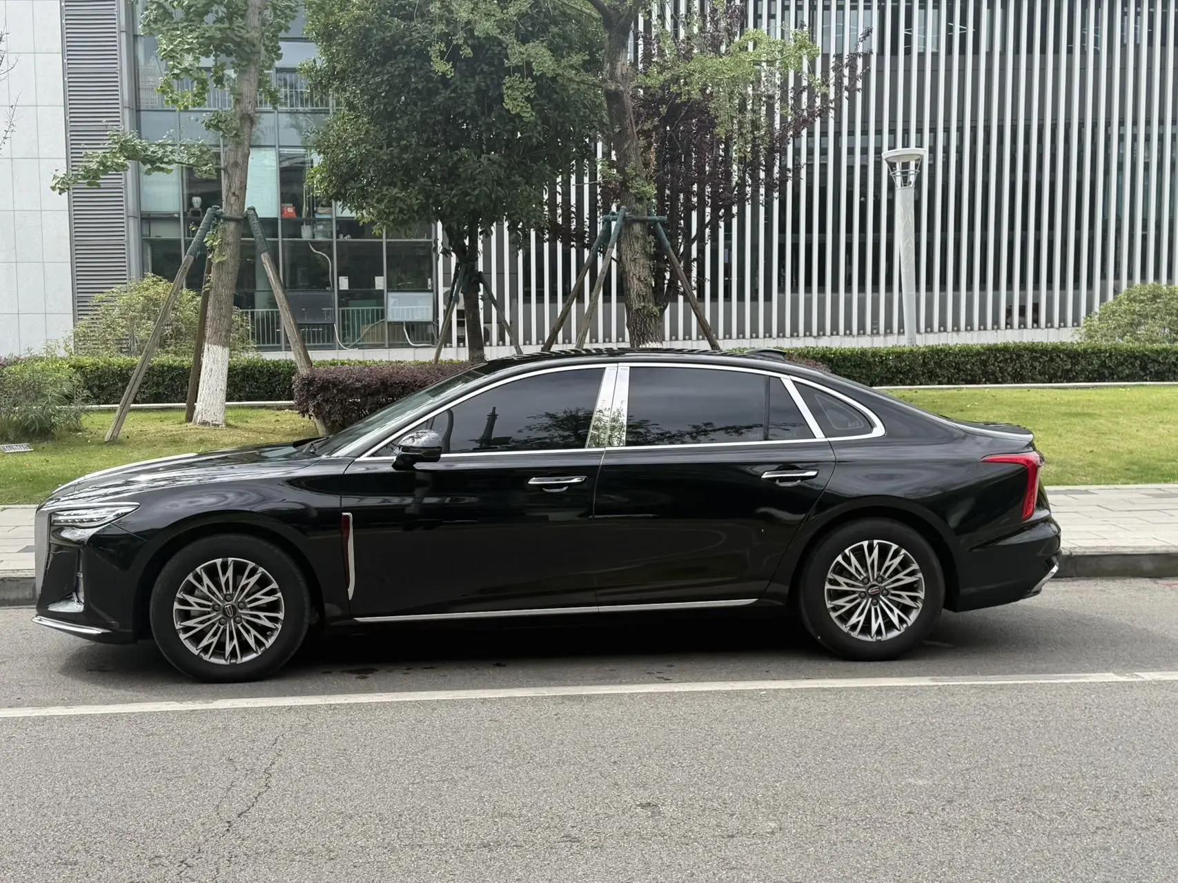 HongQi H5 2023 1.5T DCT Zhilian Flag Rhyme Edition 2