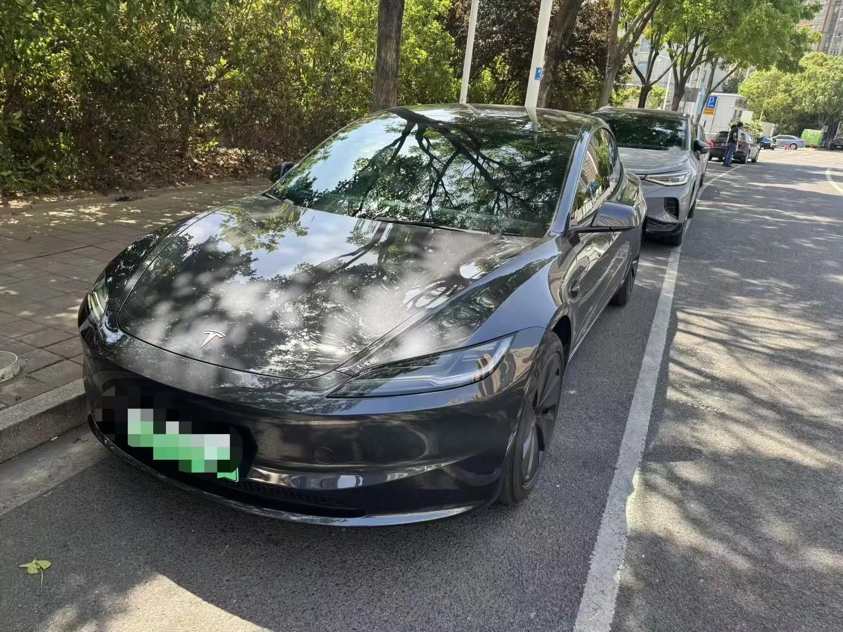 特斯拉 2025款 Model 3 长续航全轮驱动版 自动挡