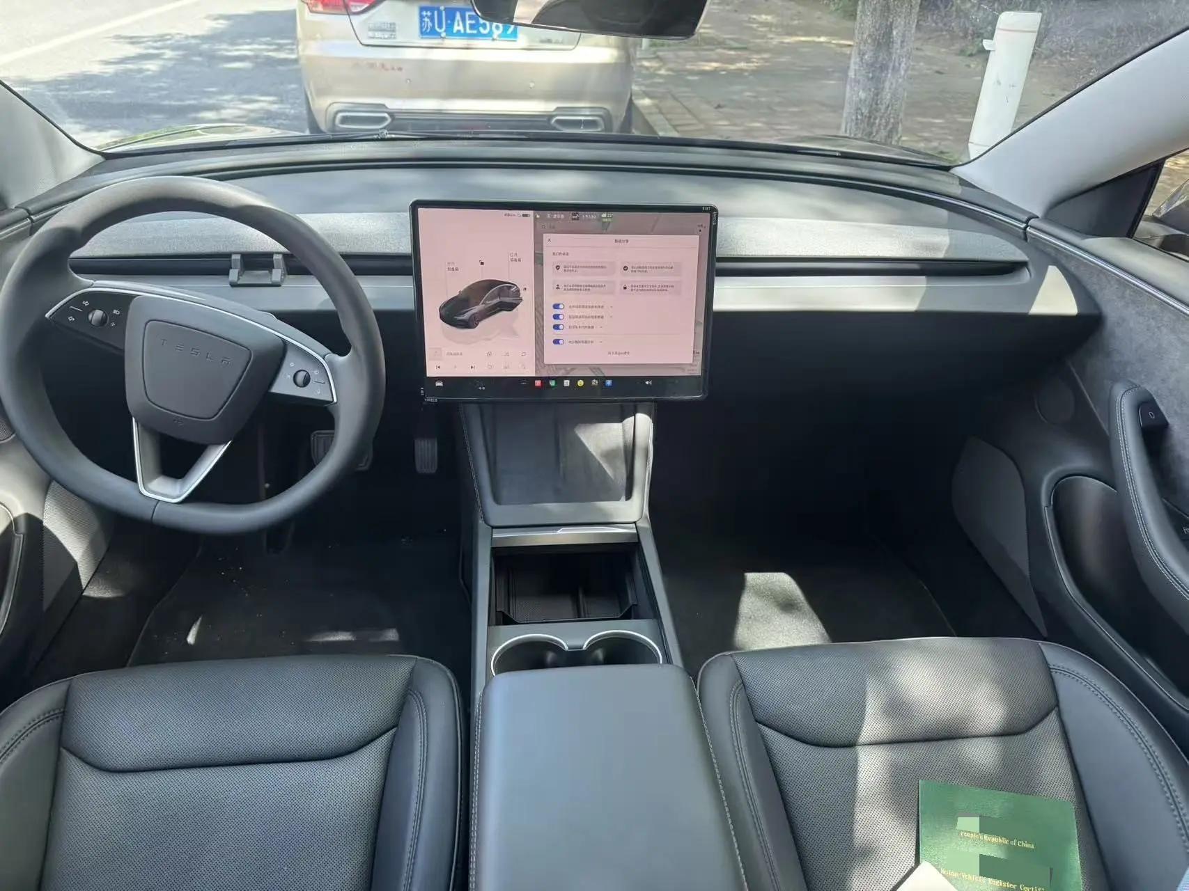 特斯拉 2025款 Model 3 长续航全轮驱动版 自动挡 4