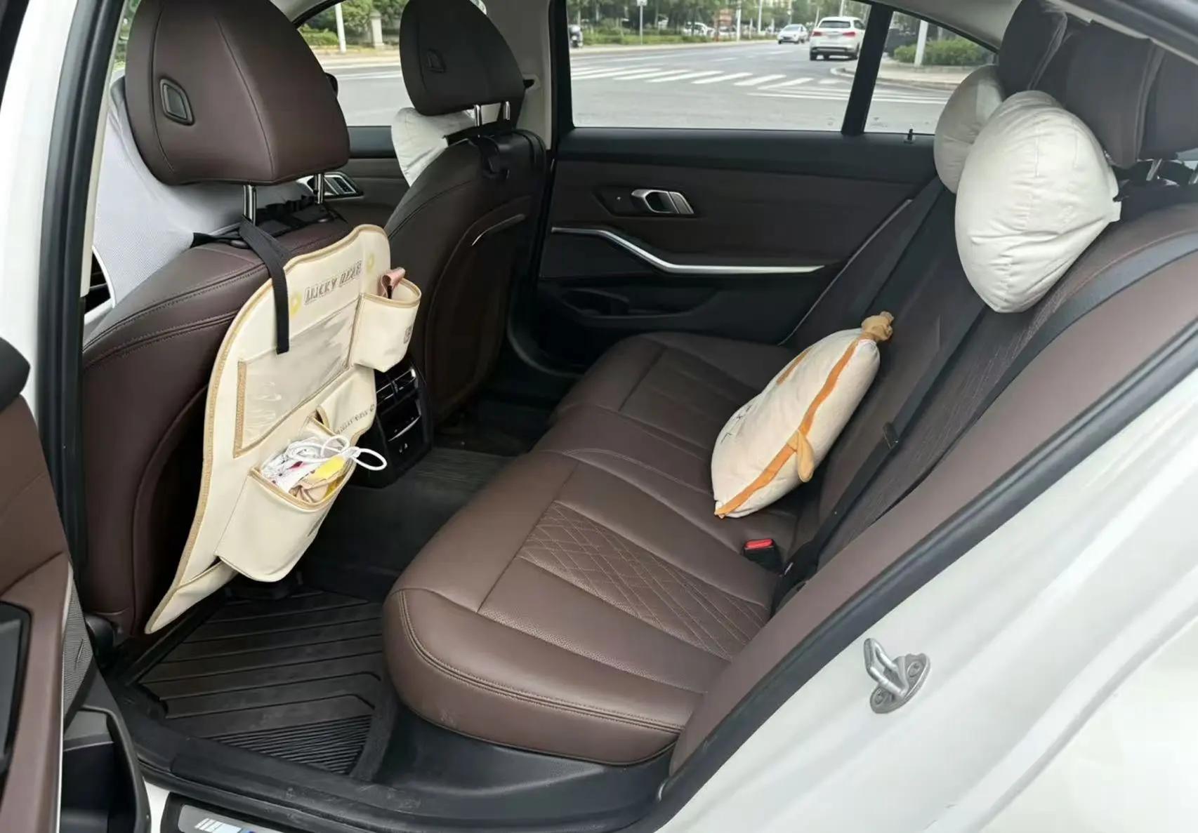 BMW 3 Series 2024 Model 325Li 2.0T M Sport Night Edition Automatic 3