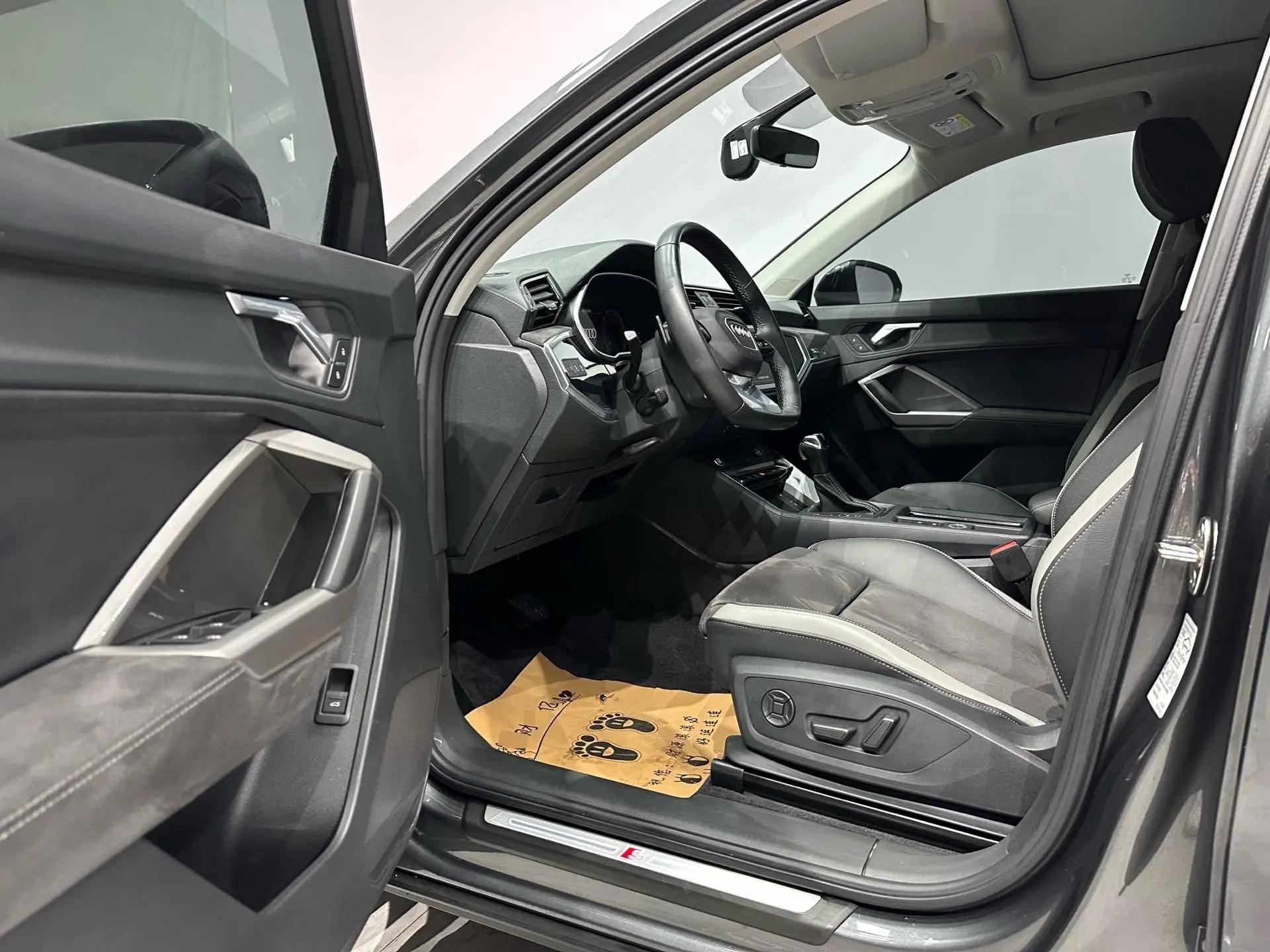 Audi 2023 Q3 1.4TFSI 35TFSI Stylish Dynamic Edition Automatic 10
