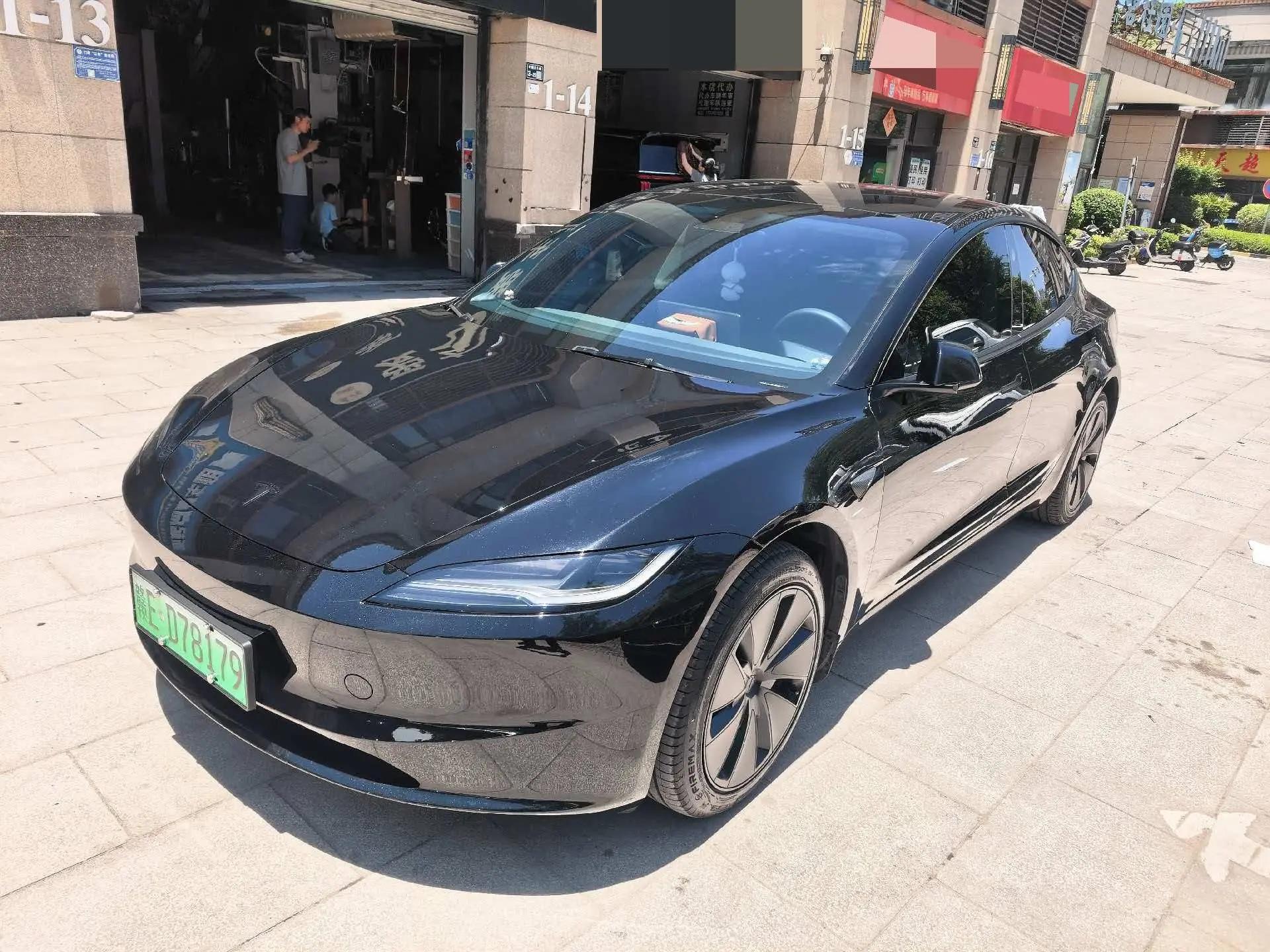 Tesla 2025 Model 3 Rear-Wheel Drive (Refreshed) Automatic