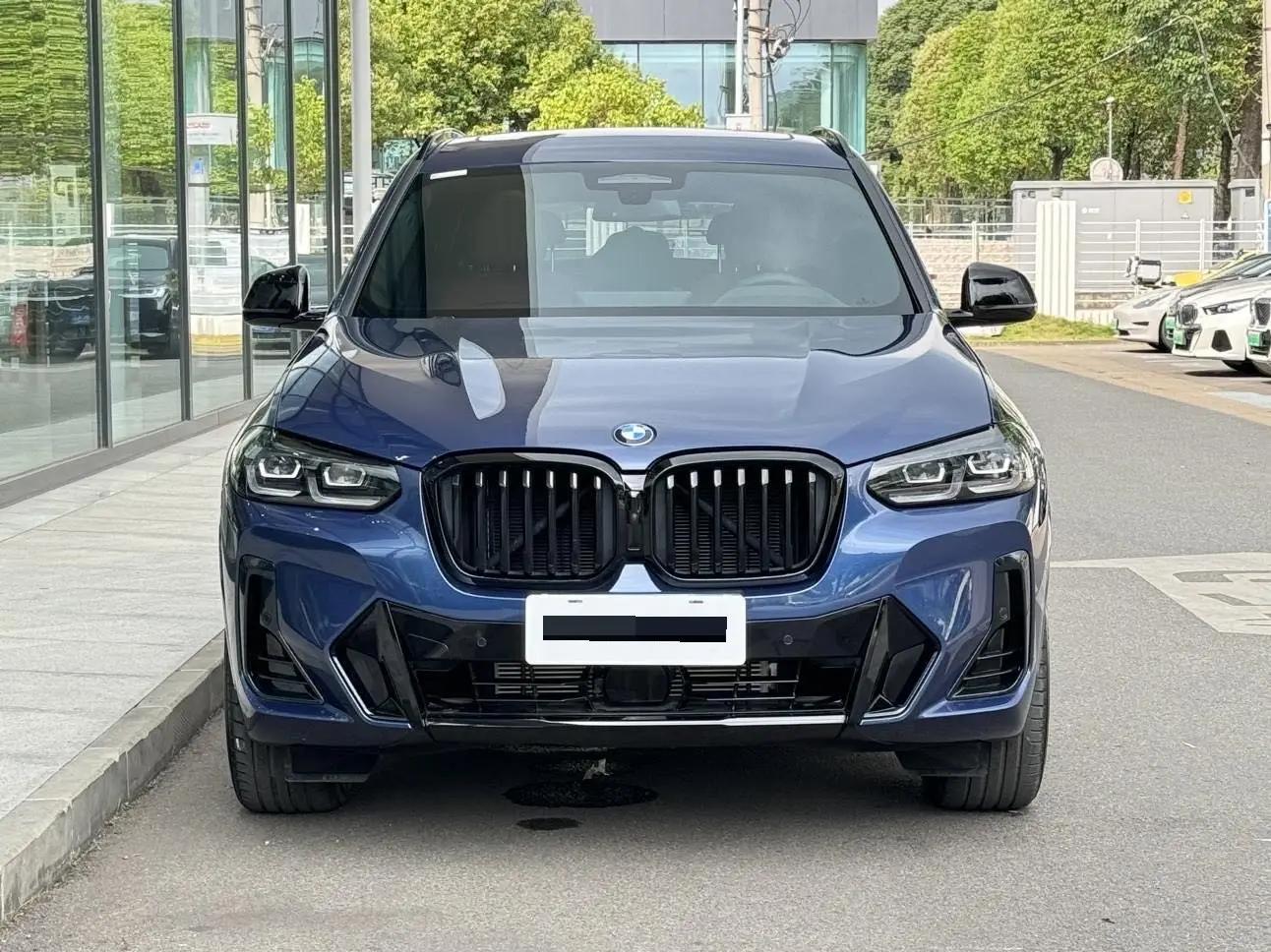 BMW 2023 X3 xDrive30i 2.0T exclusive M obsidian night set automatic gear 2
