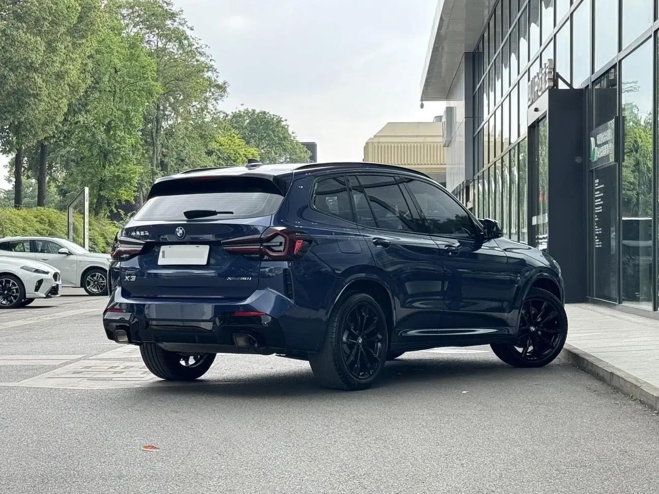 BMW 2023 X3 xDrive30i 2.0T exclusive M obsidian night set automatic gear 3