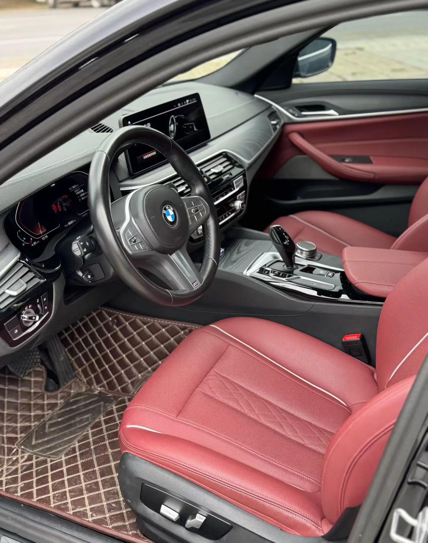 BMW 5 Series 2023 530Li xDrive 2.0T Luxury Suit Automatic Gear 4