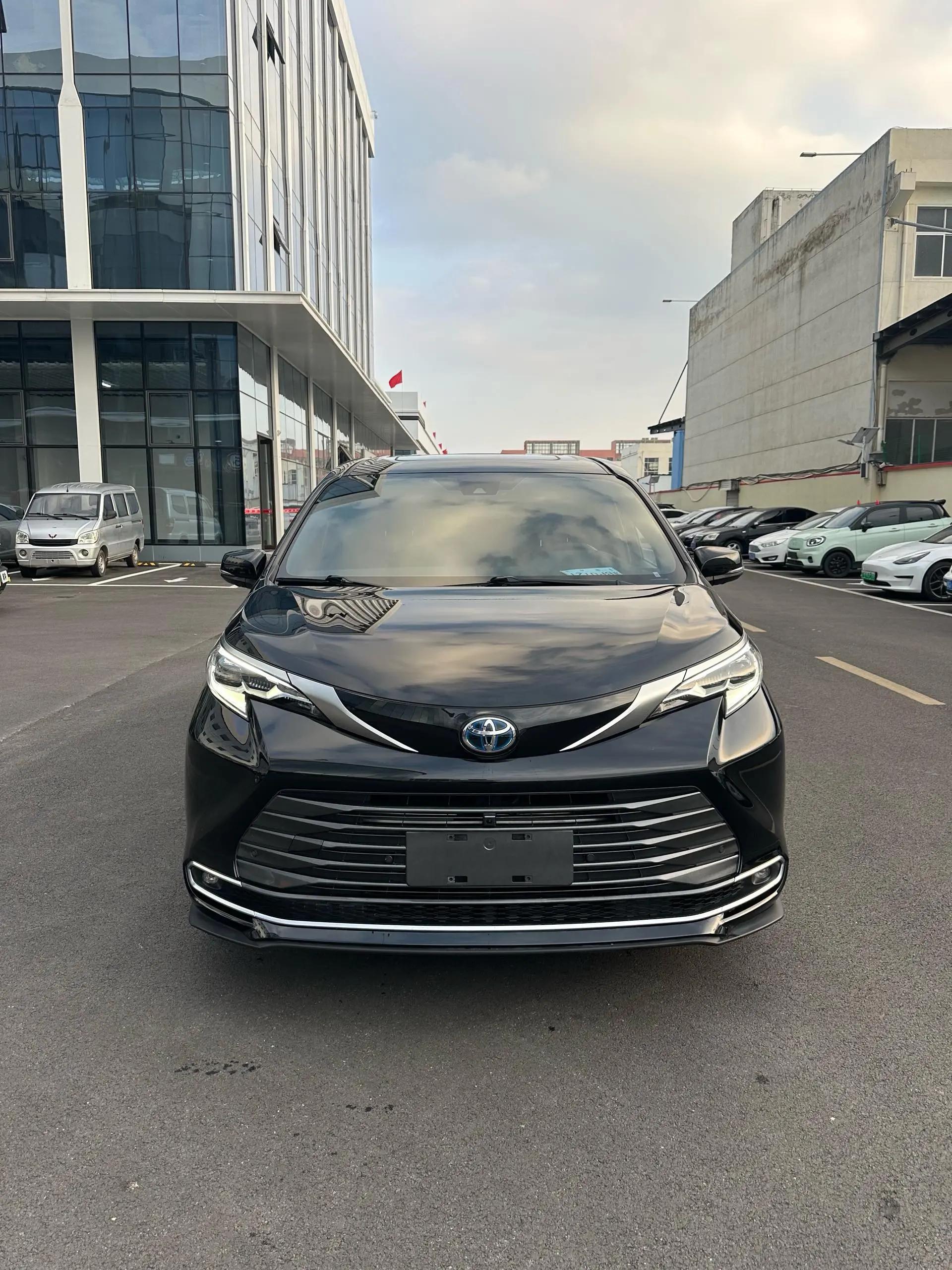 Toyota 2023 Sienna 2.5 CVT Prestige Automatic 2