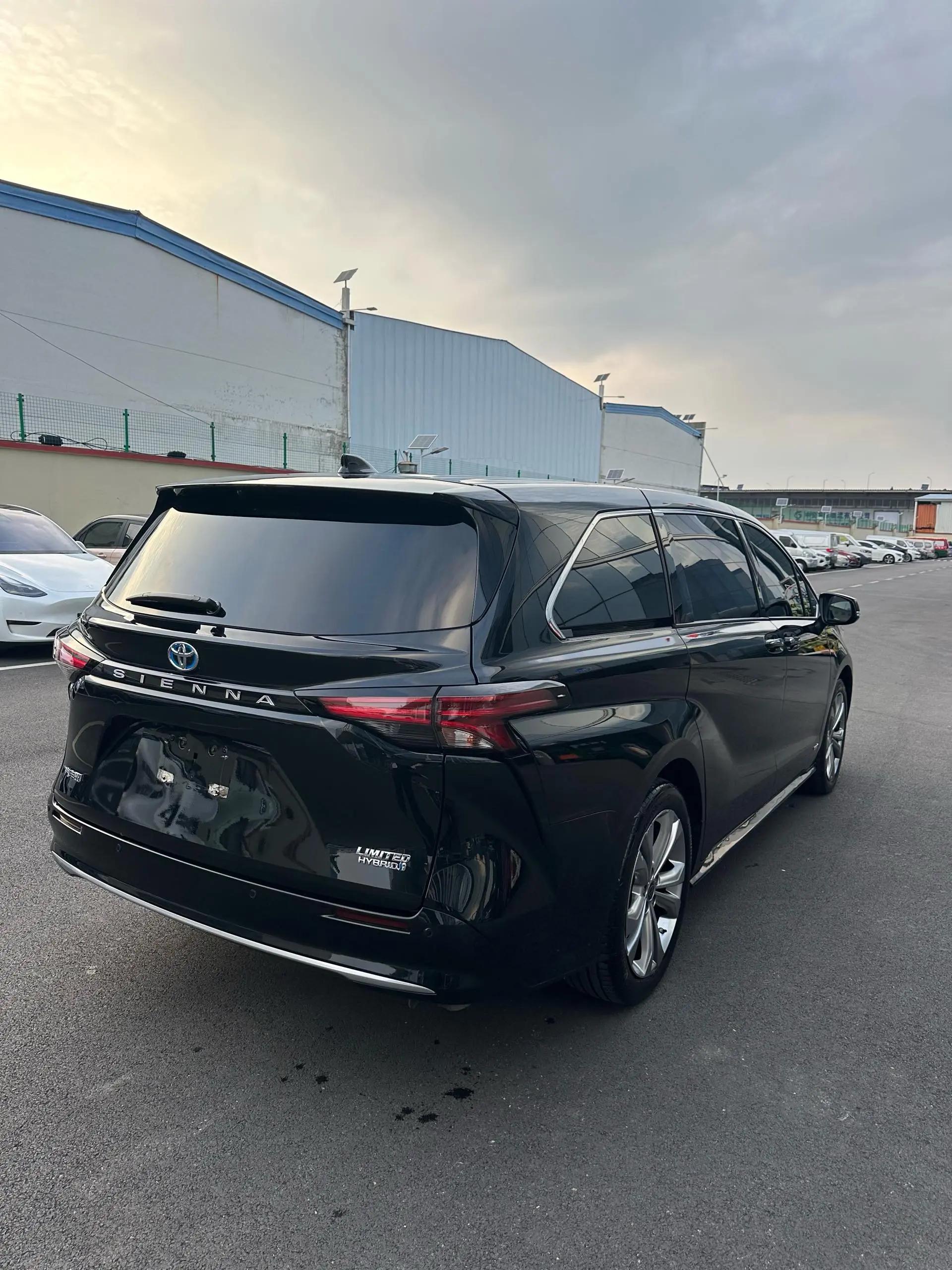 Toyota 2023 Sienna 2.5 CVT Prestige Automatic 5