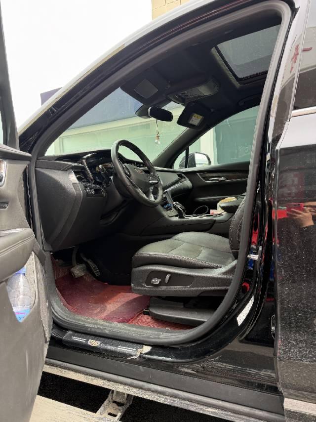 Cadillac XT6 2021 28T six-seat four-wheel drive fashion model 4