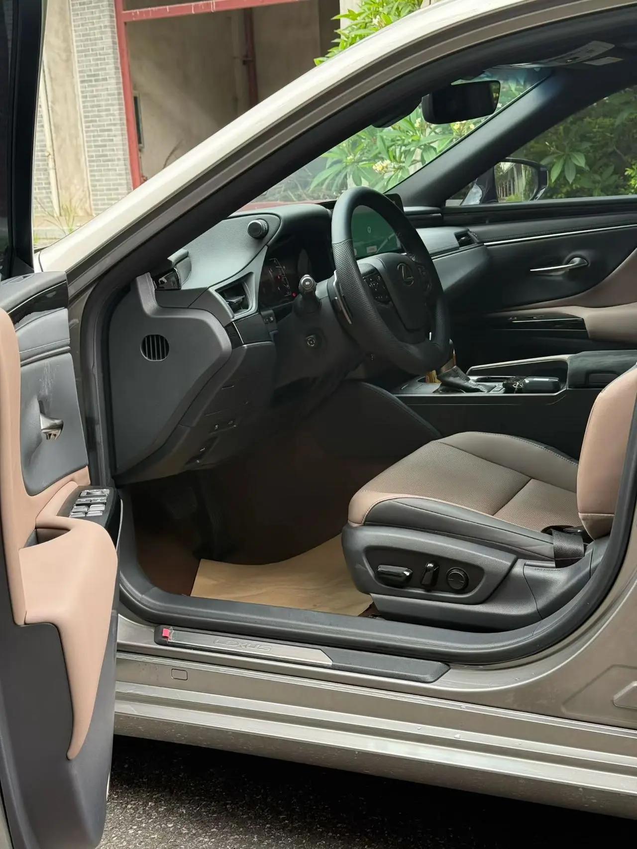 Lexus ES 2022 300h Premium Edition 3