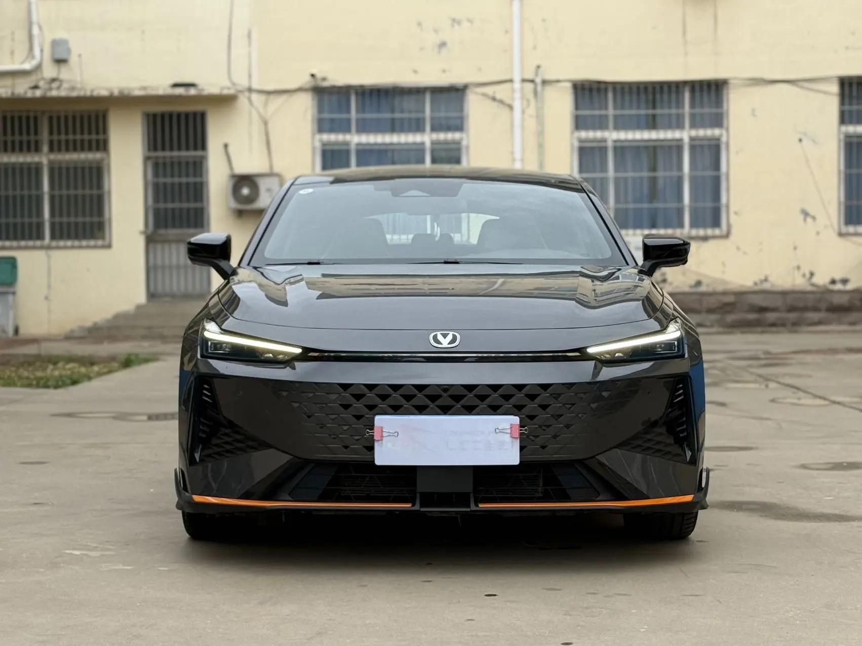 ChangAn 2024 UNI-V 1.5T Prestige Sports Automatic 2