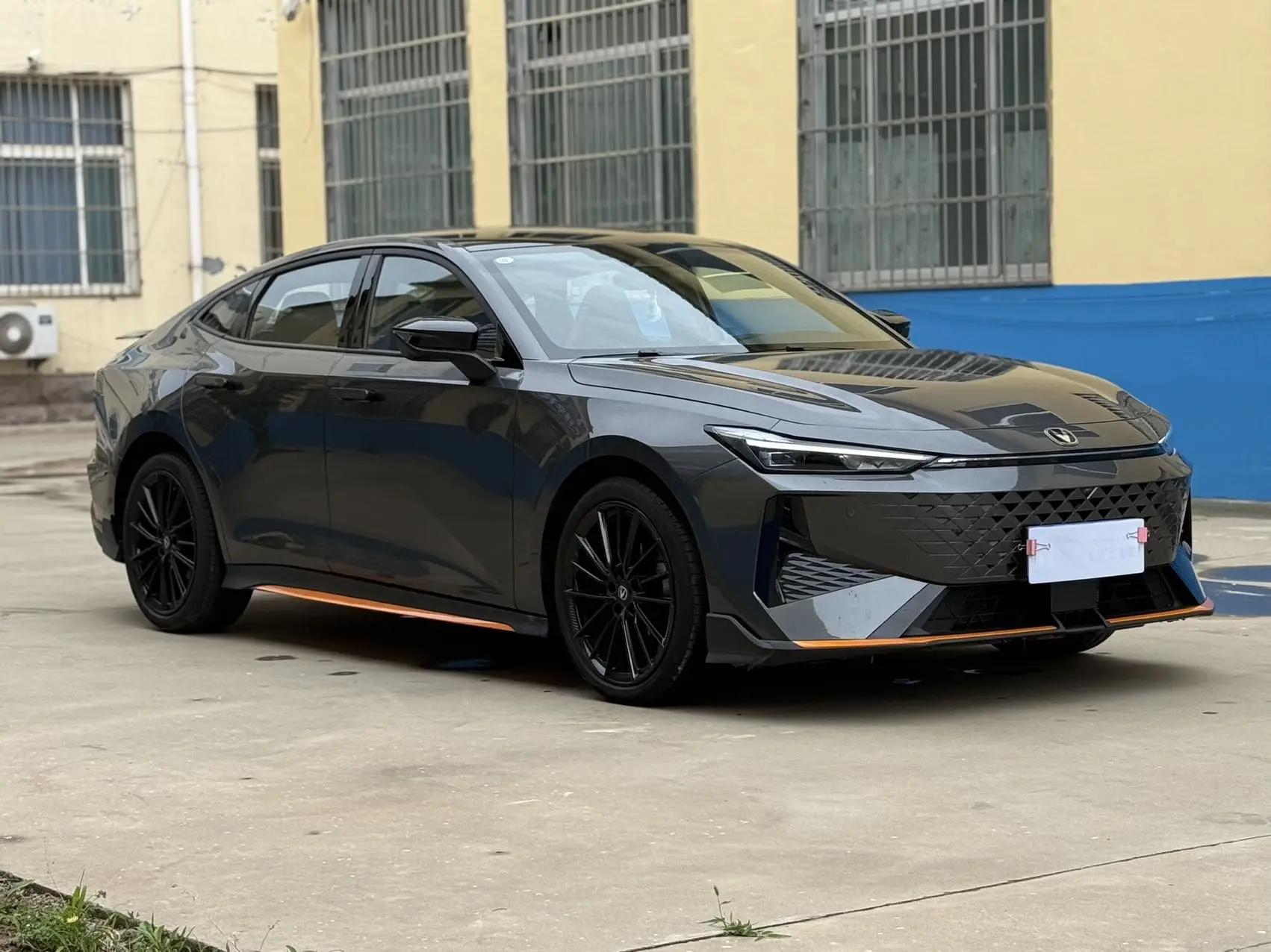 ChangAn 2024 UNI-V 1.5T Prestige Sports Automatic 3