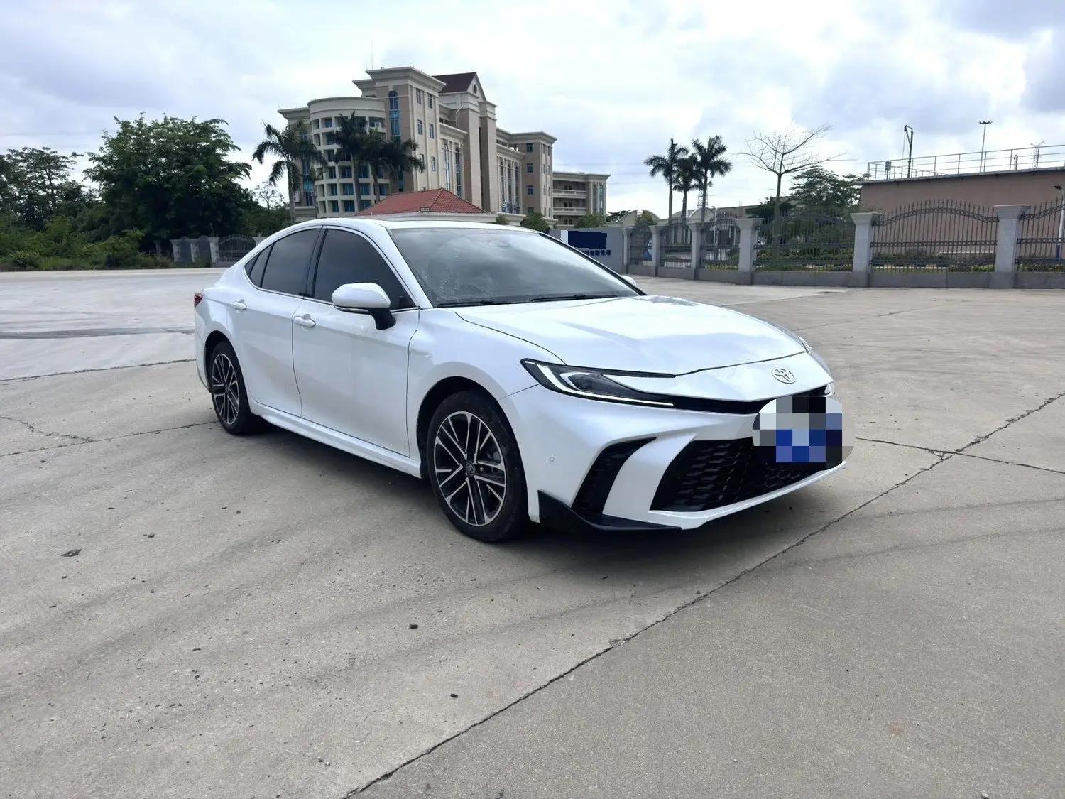 Toyota 2026 Camry Dual Engine 2.0HSE CVT Sport Lite Edition Automatic 3