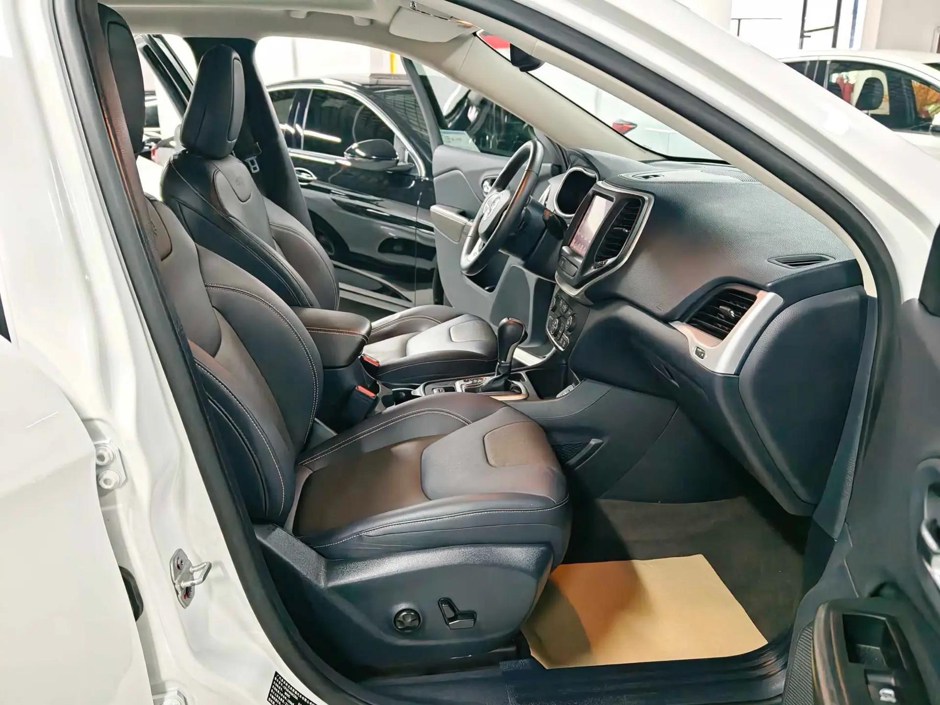 Free Light 2020 2.0L Two-Drive Classic Sports Edition 8