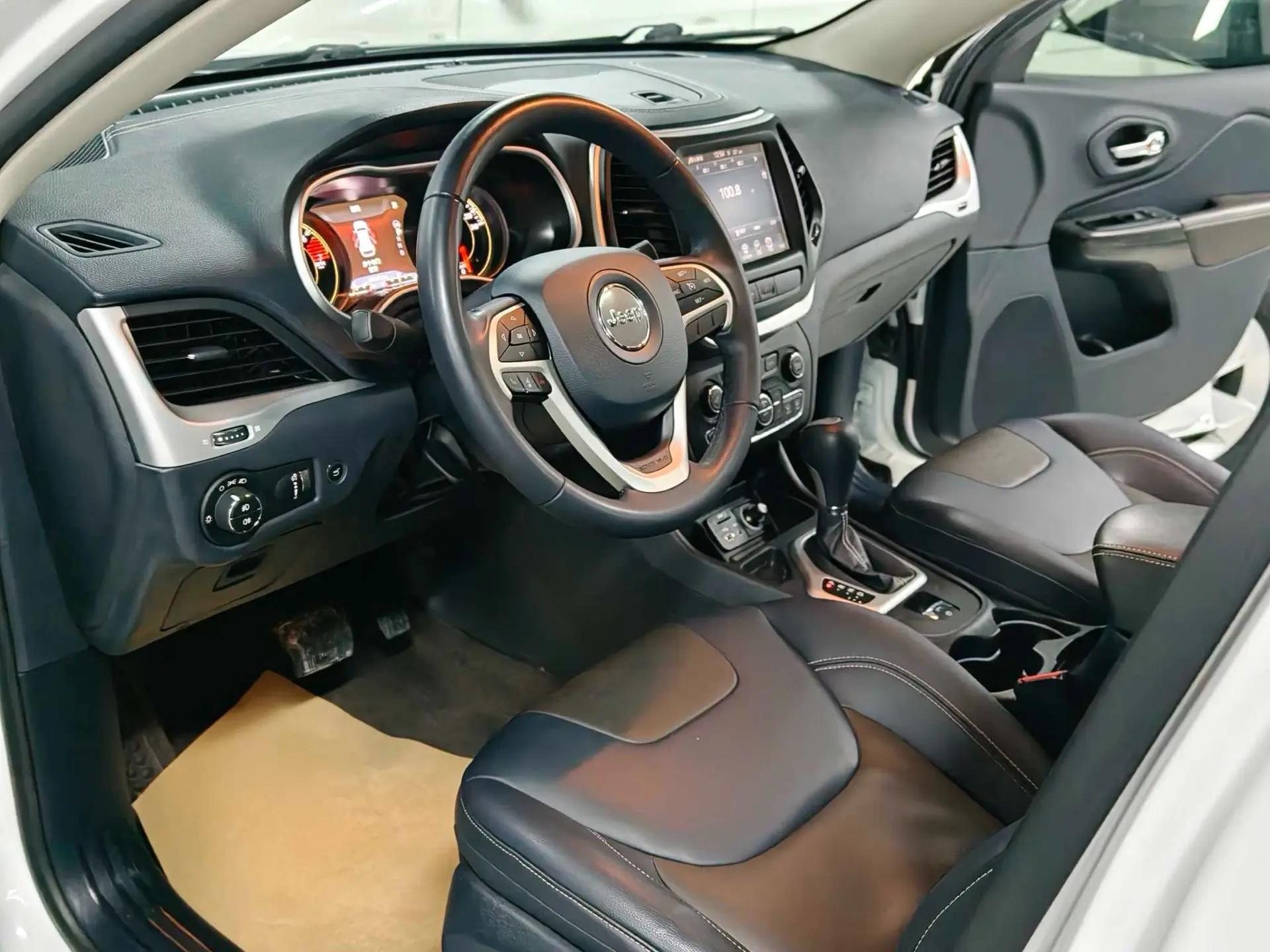 Free Light 2020 2.0L Two-Drive Classic Sports Edition 9