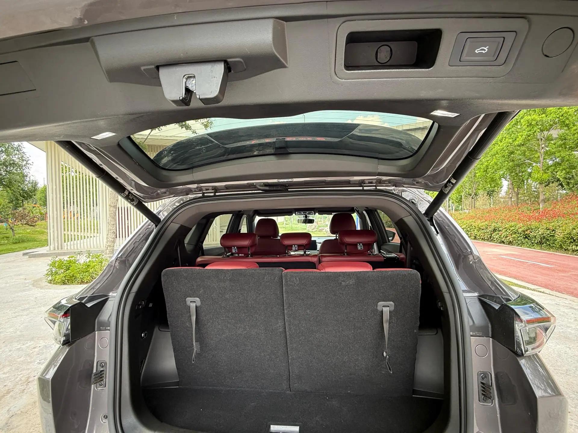 Jetour 2025 Model X70 PLUS 1.5T Luxury 7-Seater Automatic 10