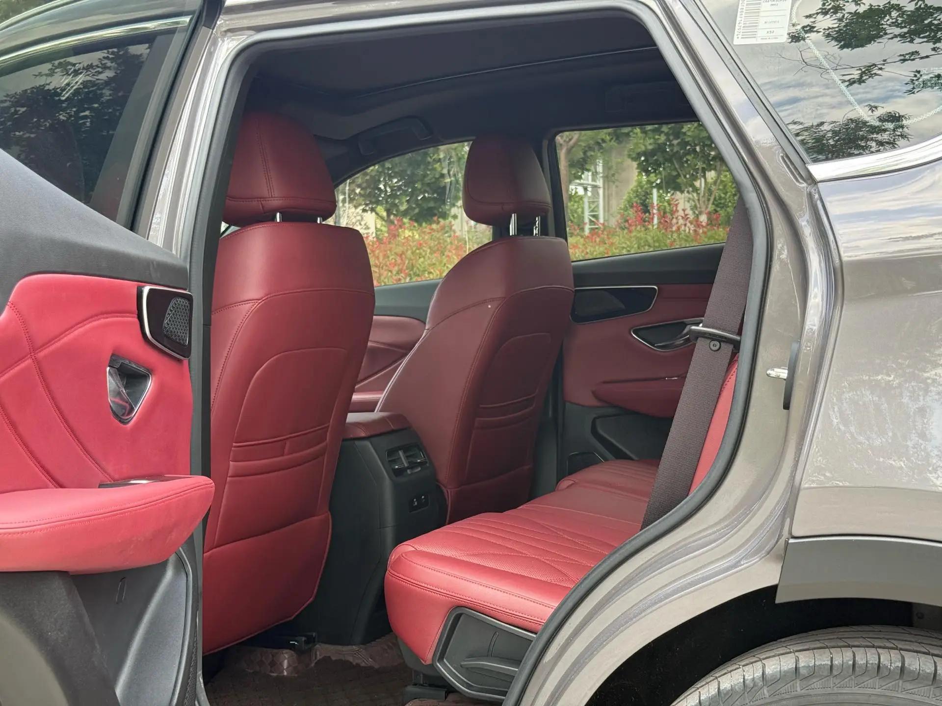 Jetour 2025 Model X70 PLUS 1.5T Luxury 7-Seater Automatic 8
