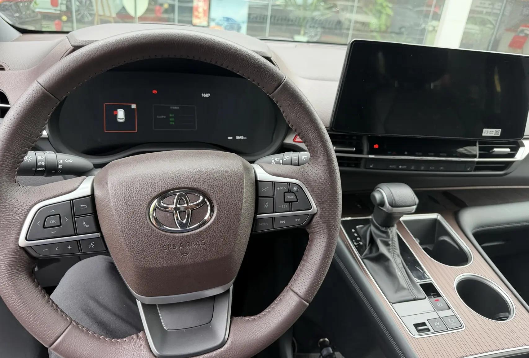 Toyota 2024 Grevia HYBRID 2.5 Stepless Premium PLUS 4WD Automatic Gear 2