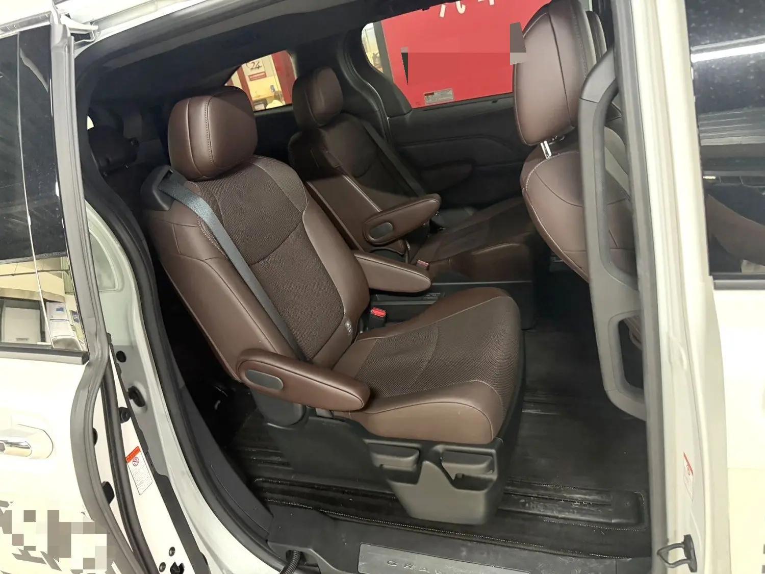 Toyota 2024 Grevia HYBRID 2.5 Stepless Premium PLUS 4WD Automatic Gear 6