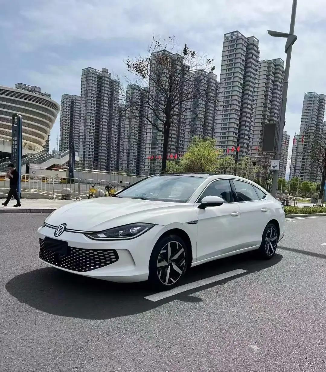 Открыть галерею: Volkswagen 2023 Lingdu L 1.4TSI 280TSI Spicy Edition Automatic