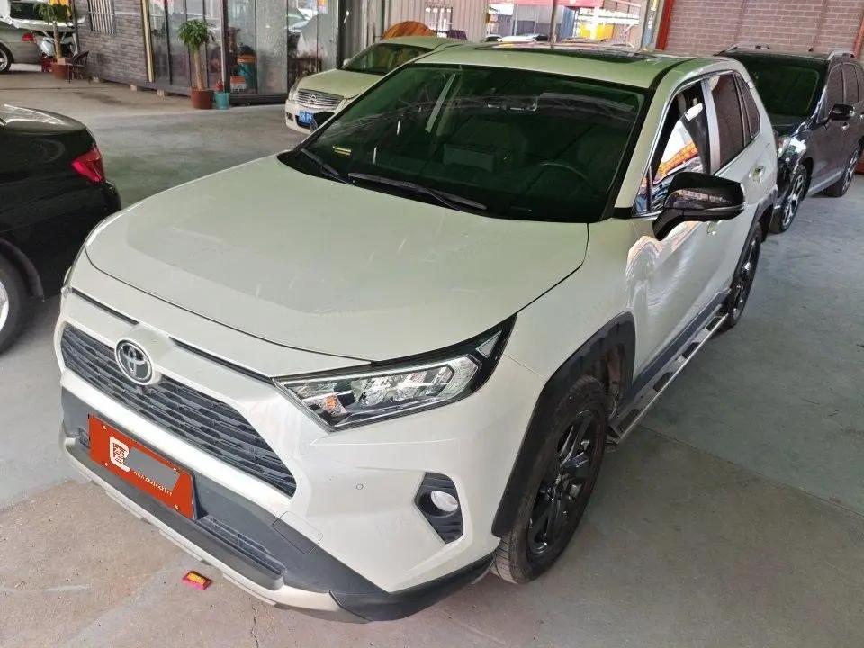 RAV4 Rongfeng 2022 2.0L CVT 4WD Fashion Plus Edition