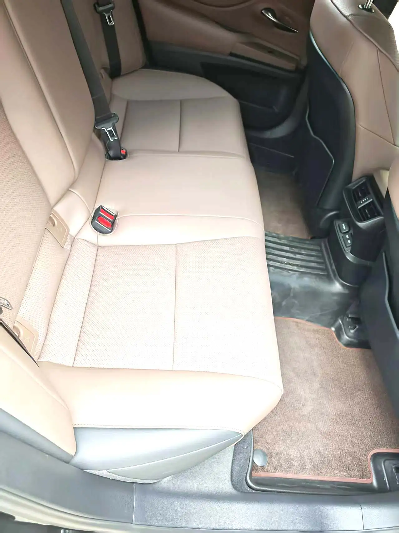 Lexus ES 2022 200 Excellence Edition 7