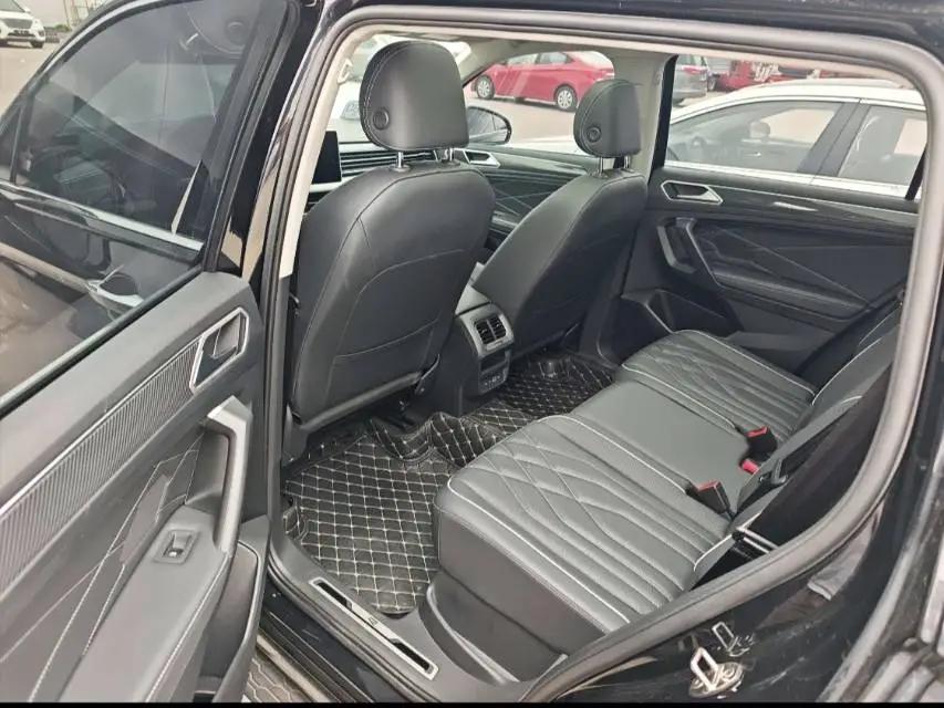 Tiguan L 2023 330TSI Automatic Two-Drive R-Line Enjoy Edition 4