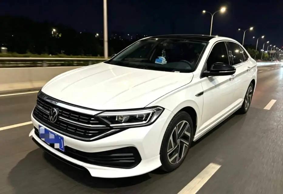 打开图片灯箱:Volkswagen 2025 Sagittarius 1.5TSI 300TSI Exceed Edition (Change 3) Automatic Gear
