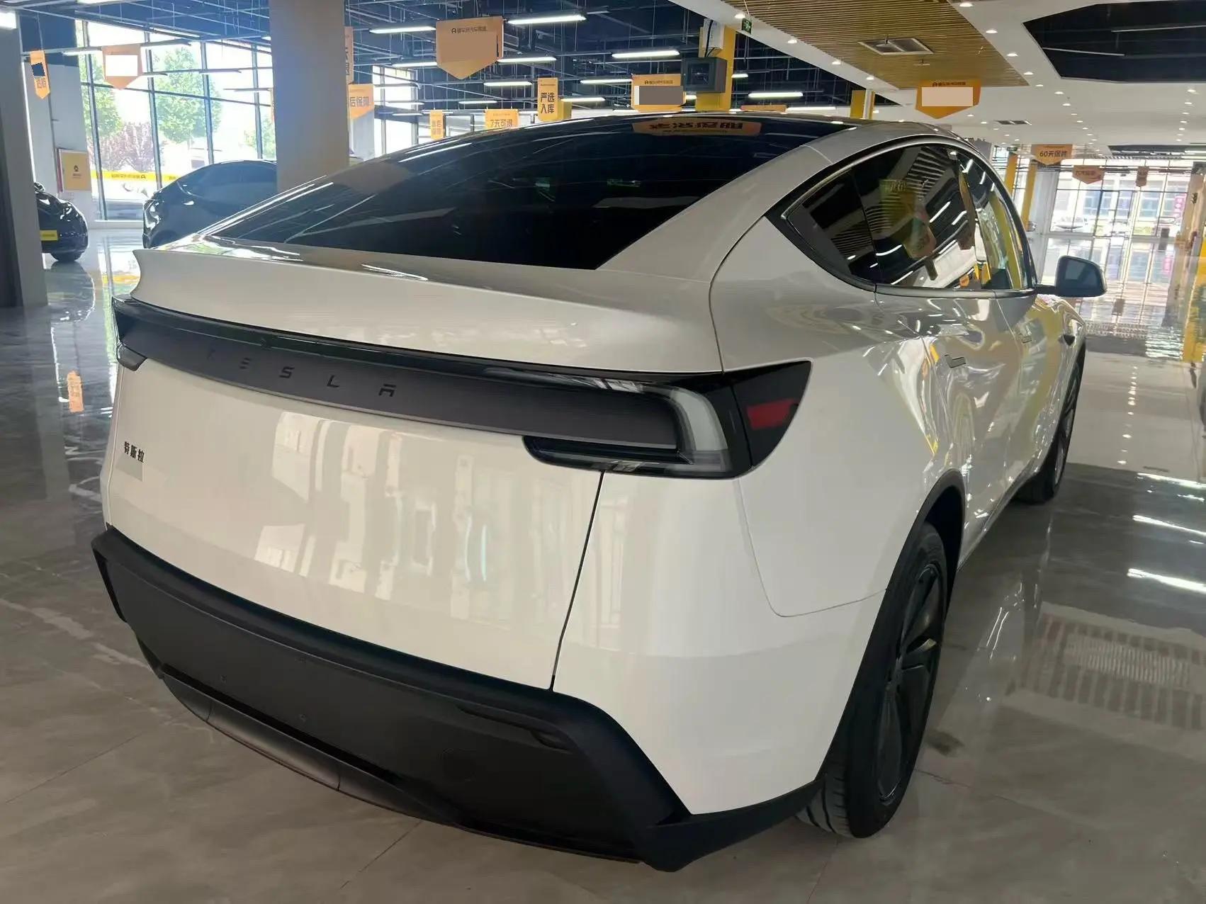 Tesla 2026 Model Y long endurance all-wheel drive version automatic transmission 5