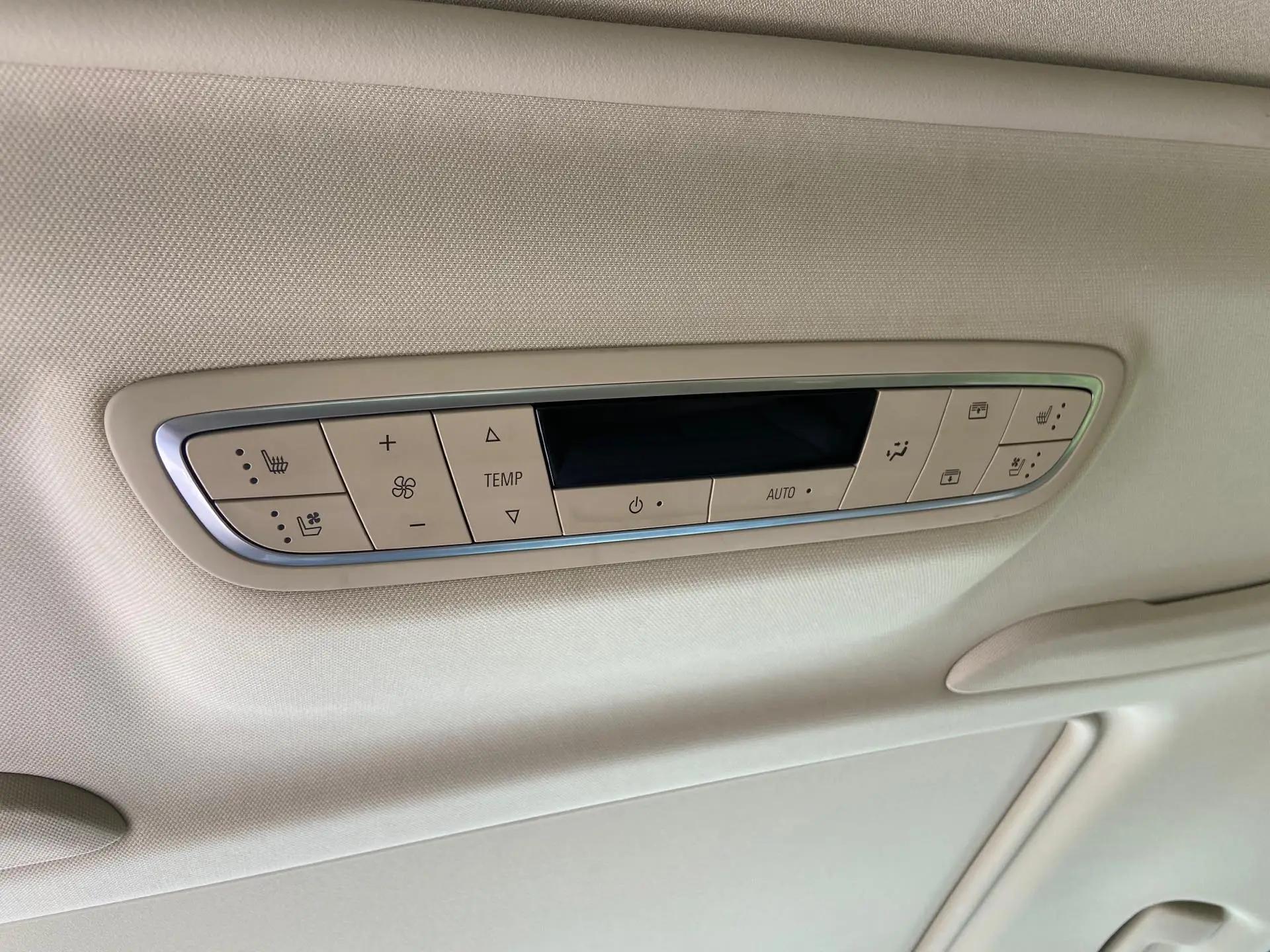 Buick GL8 2023 ES Land Noble 653T Luxury Model 7
