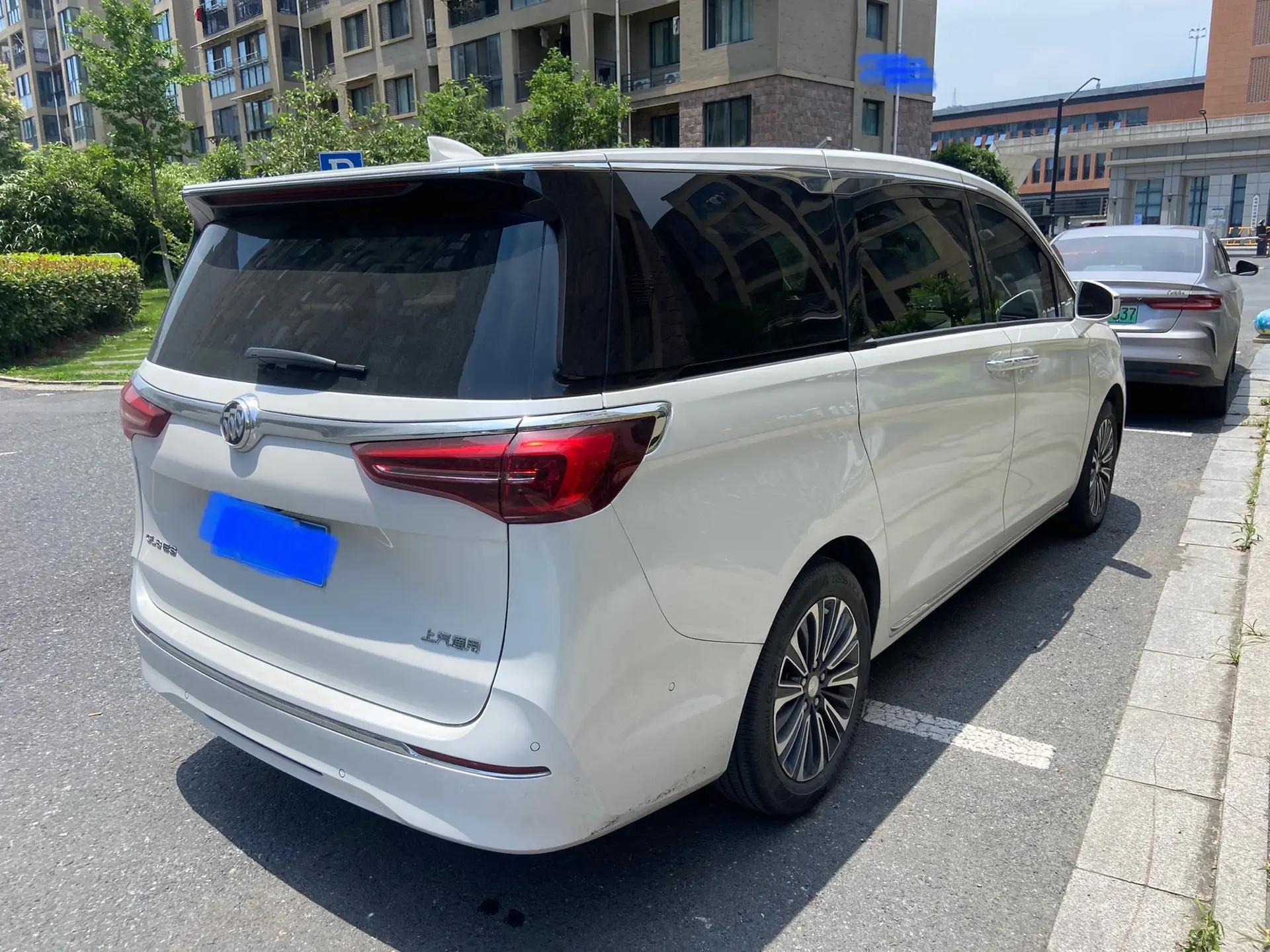 Buick GL8 2023 ES Land Noble 653T Luxury Model 8