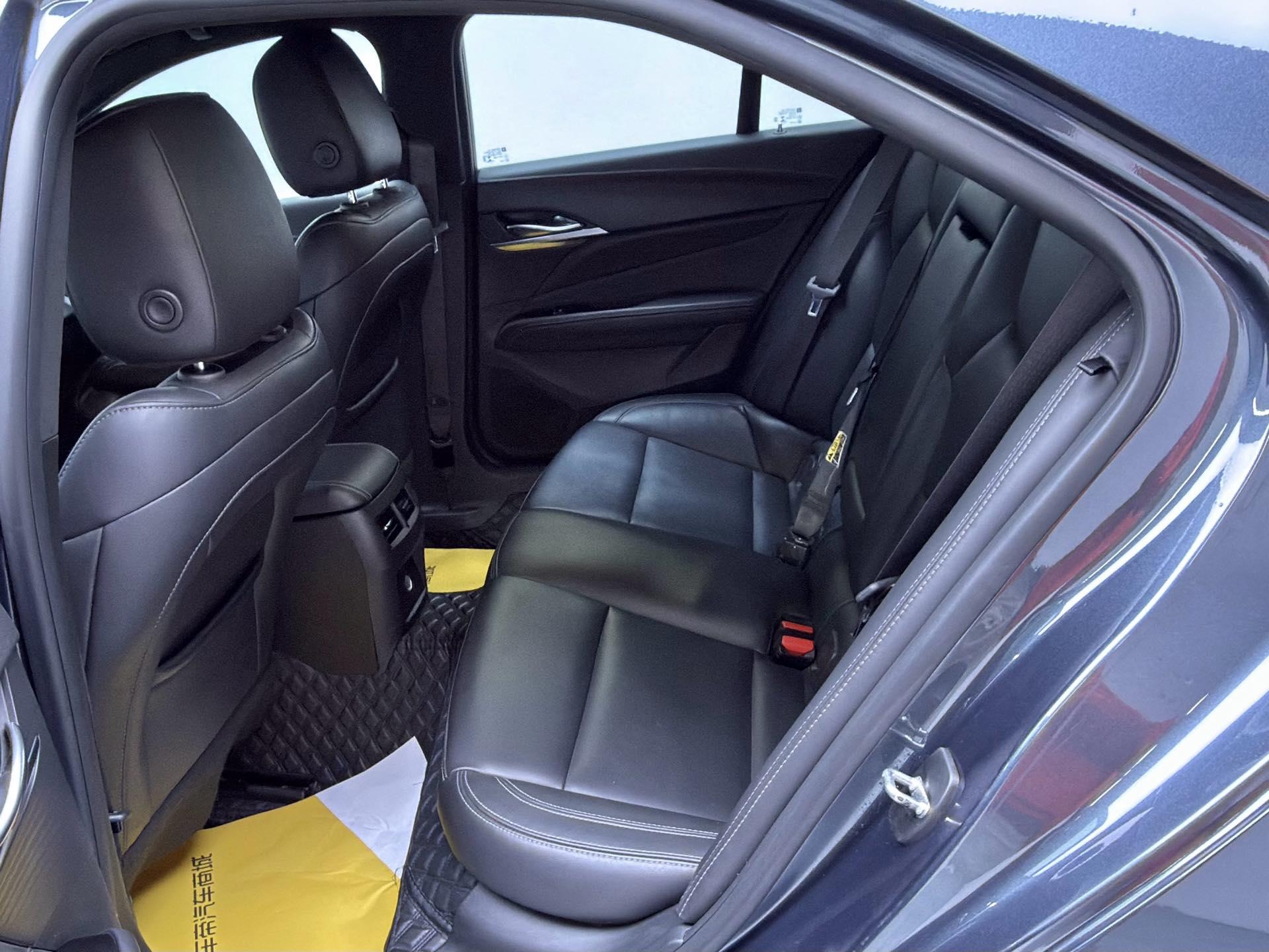 Cadillac CT4 2021 28T fashion model 7