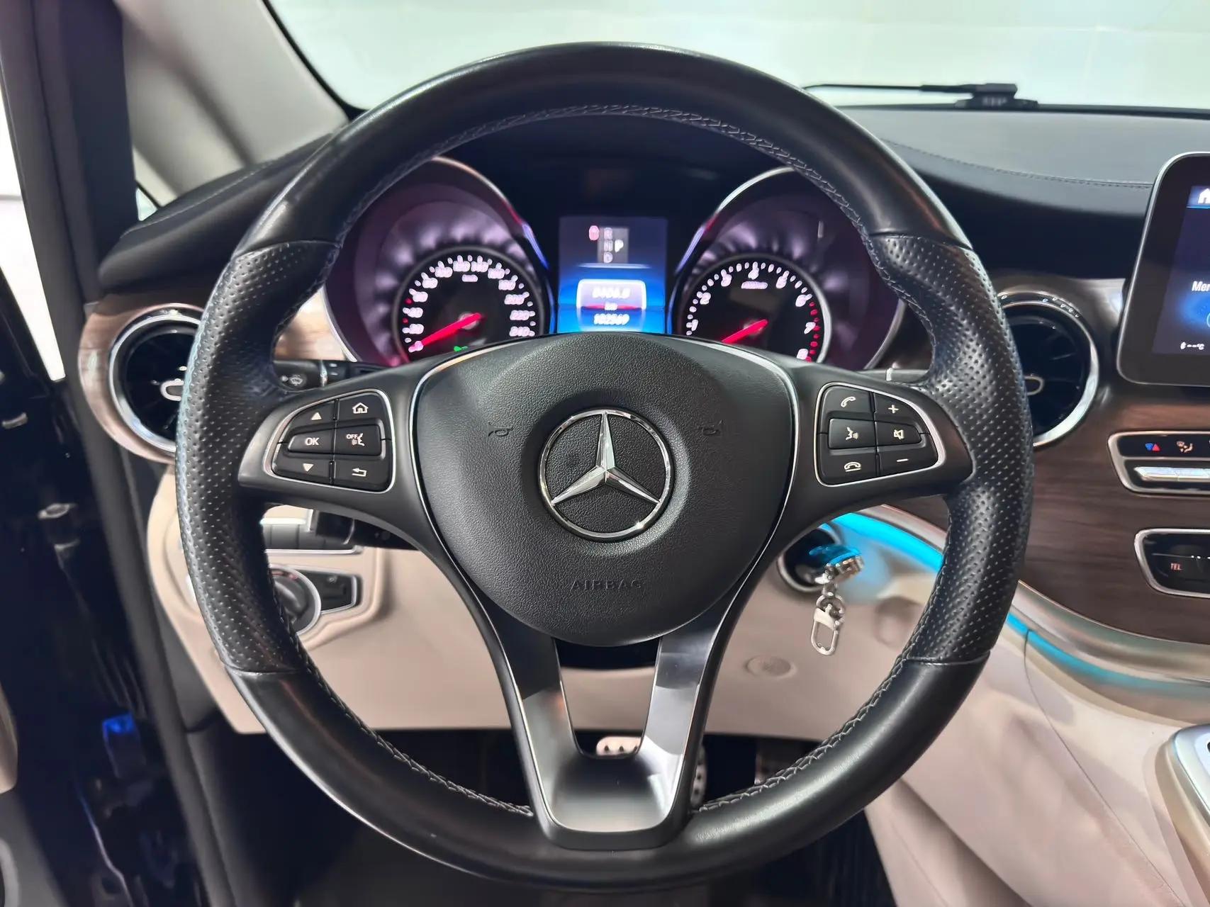 Mercedes Benz V-Class (Imported) Mercedes Benz V-Class 2022V 260 Premium Edition Automatic Gear 8