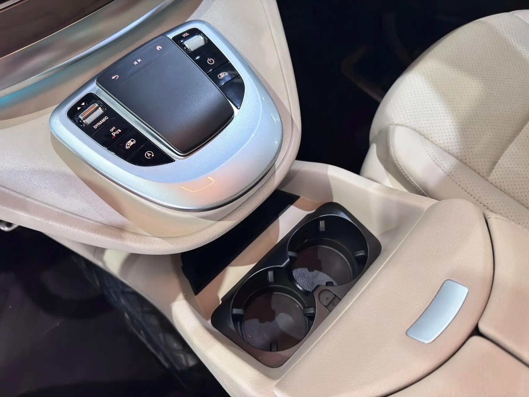 Mercedes Benz V-Class (Imported) Mercedes Benz V-Class 2022V 260 Premium Edition Automatic Gear 9